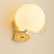 Indendørs moderne trævæglampe