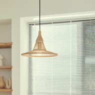Lampa wisząca ze słomkowym kapeluszem
