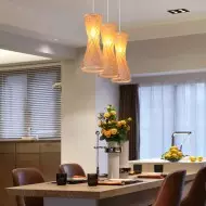 Lampa wisząca z rattanu do przejścia
