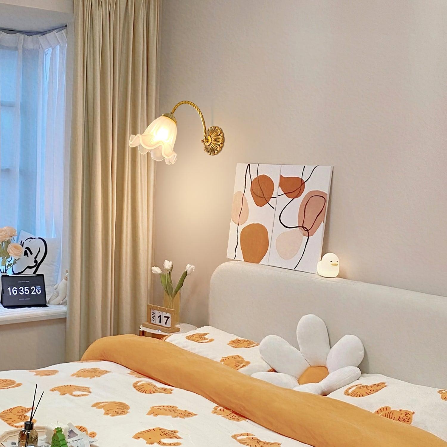 Nordic Modern Retro Elegant Flower Brass Glass Wall Lamp M490