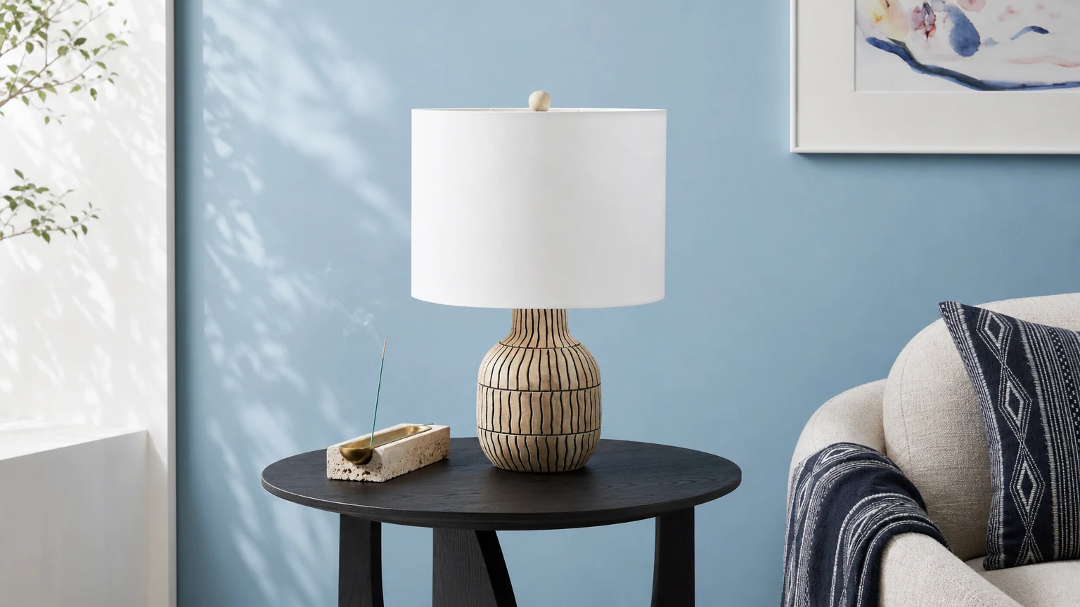 Lampa stołowa Zoya D523 w ciepłym pomieszczeniu