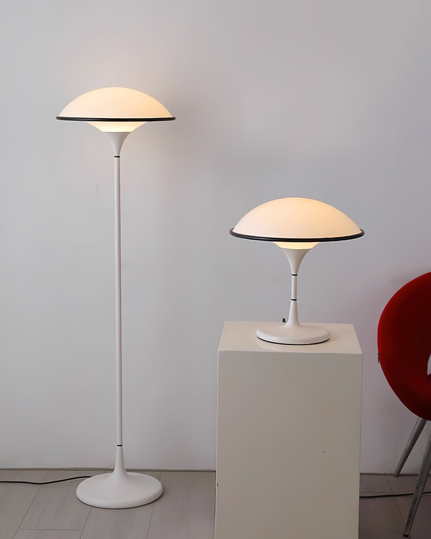 Danish Retro White Flying Saucer Table Lamp M378