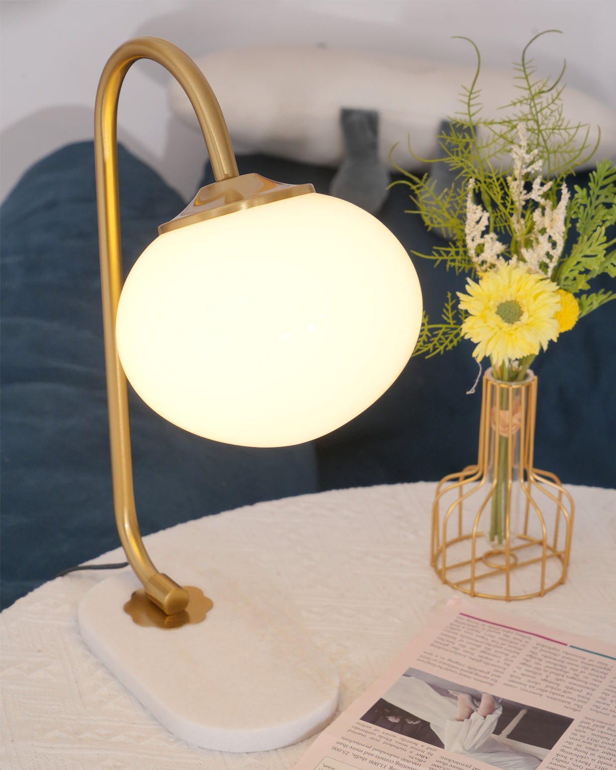 Scandinavian Cream Ball Table Lamp For Living Room M454