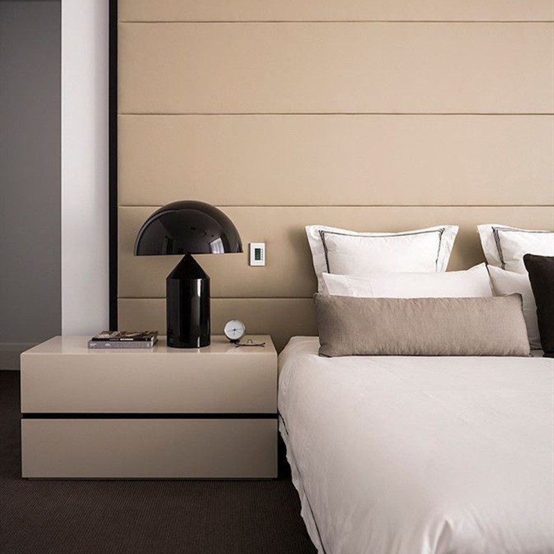 Modern Mushroom Metal Table Lamp for Bedroom