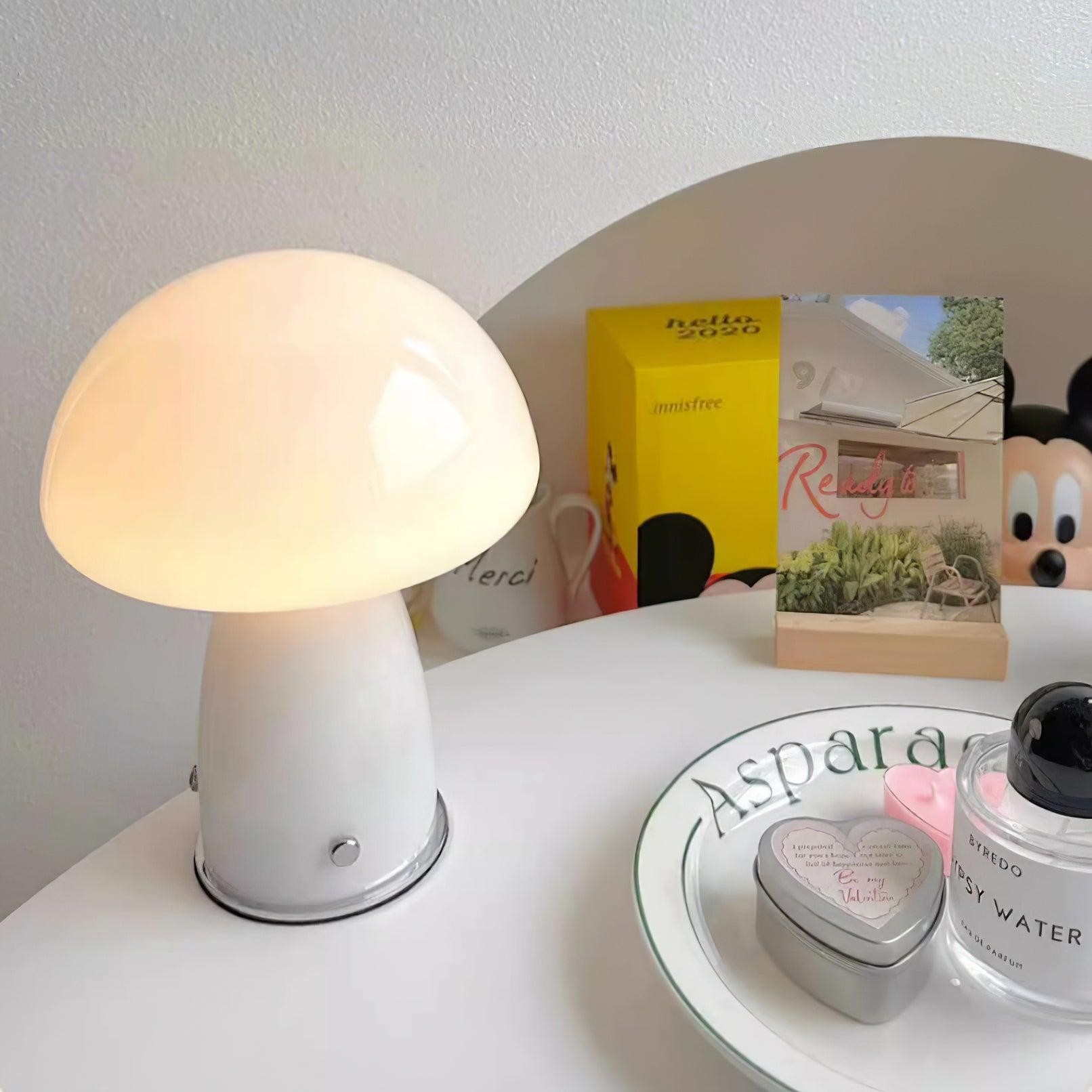 Vintage Bauhaus Glass Mushroom Table Lamp S79
