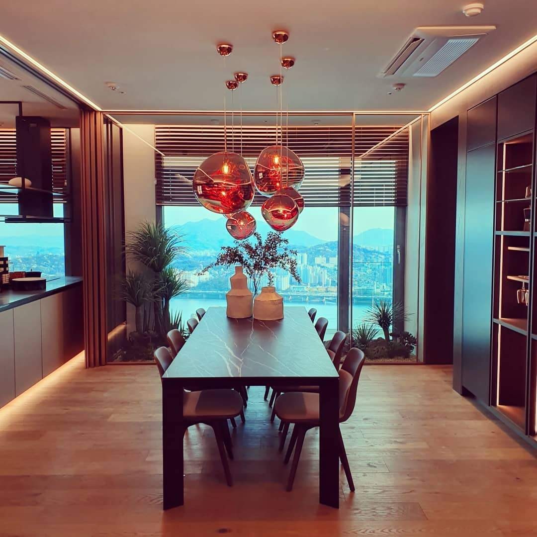 Dynamic Surface Glass Pendant Light S10