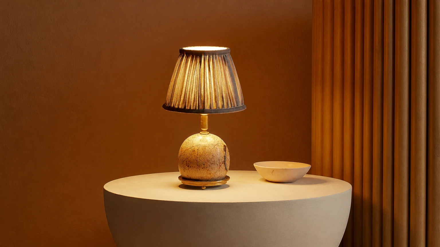 Lampa stołowa Ferdy D753 w ciepłej oprawie stołowej