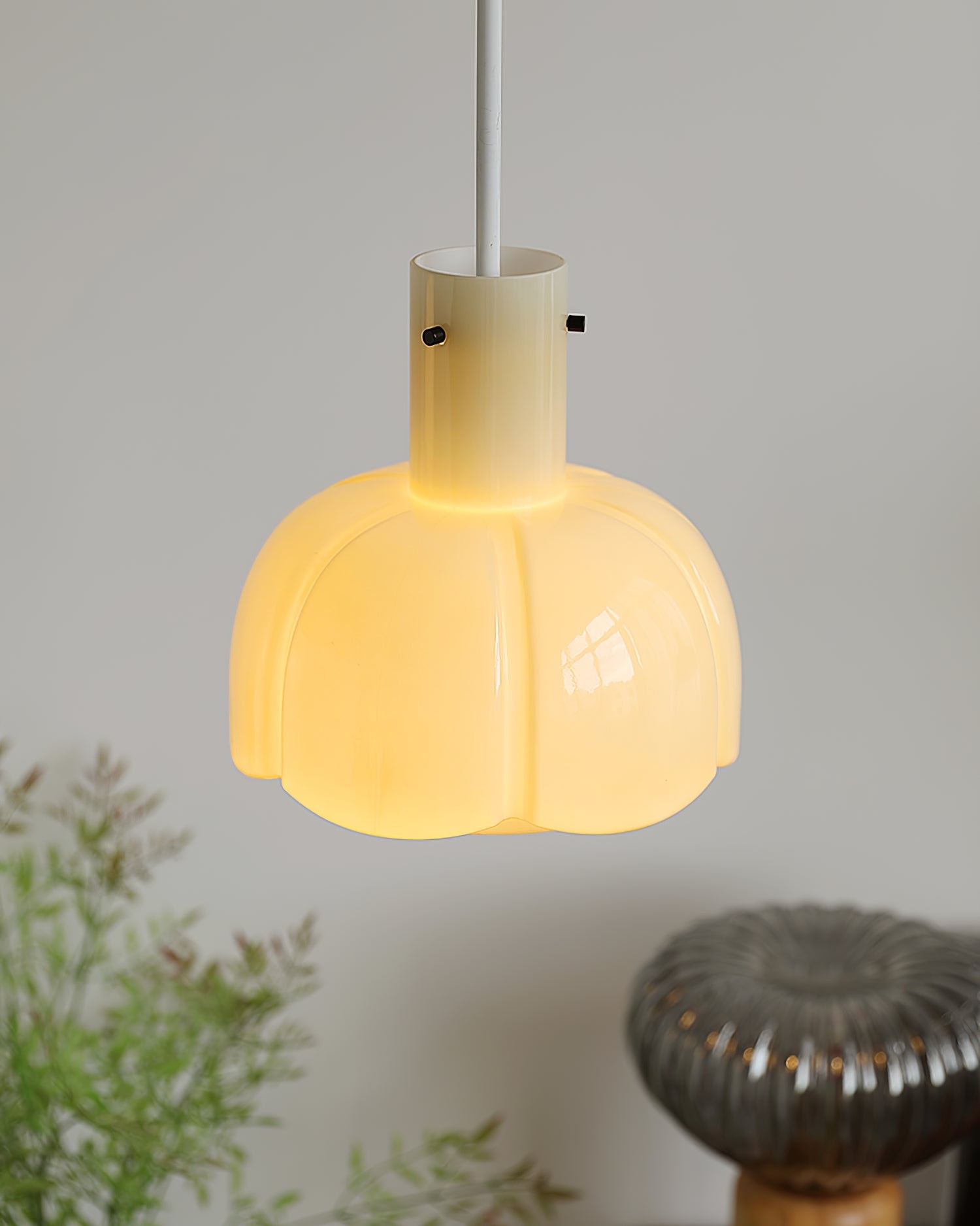 French Pastoral Style Petal Glass Pendant Light M123