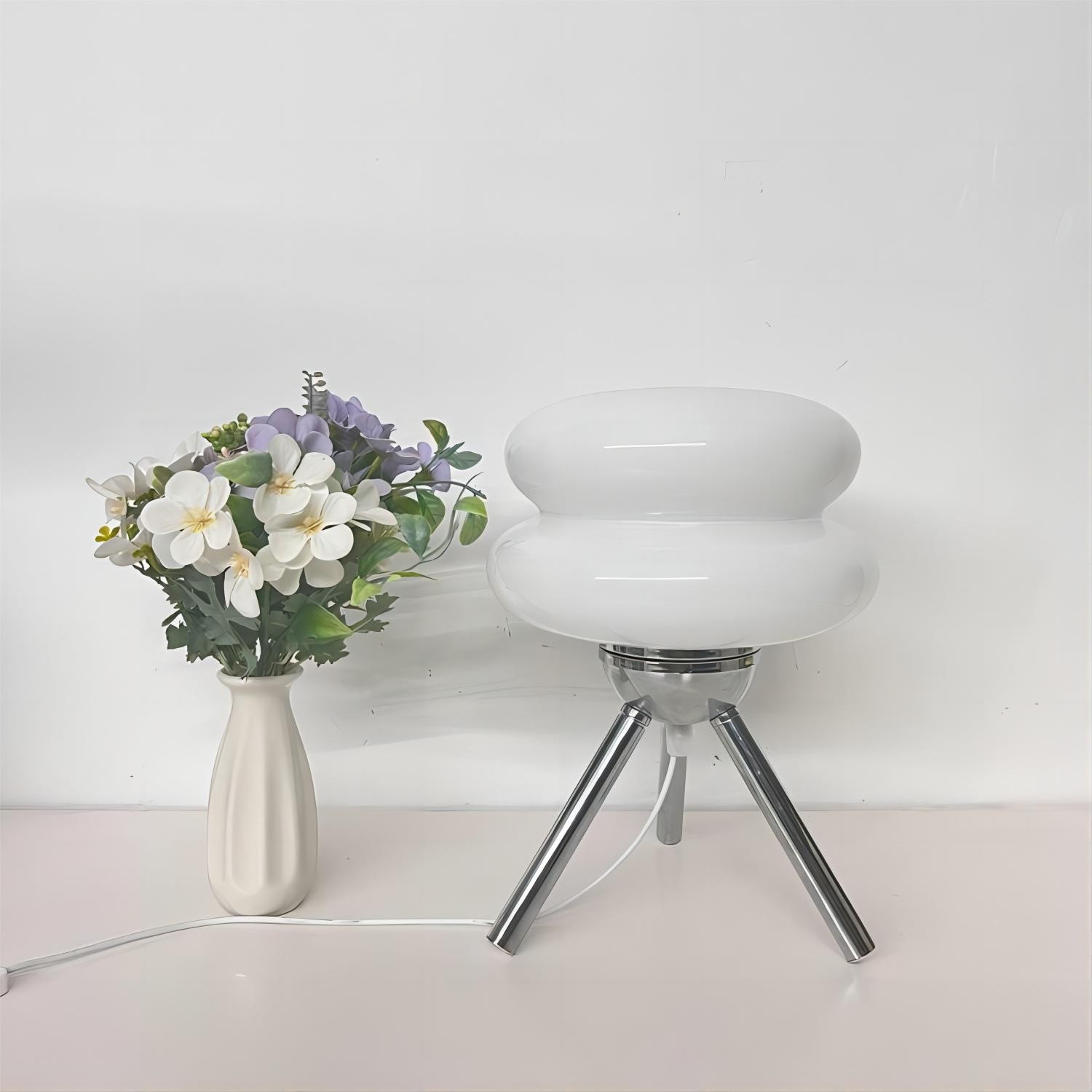 Lollipop Bauhaus Glass Tripod Table Lamp S24