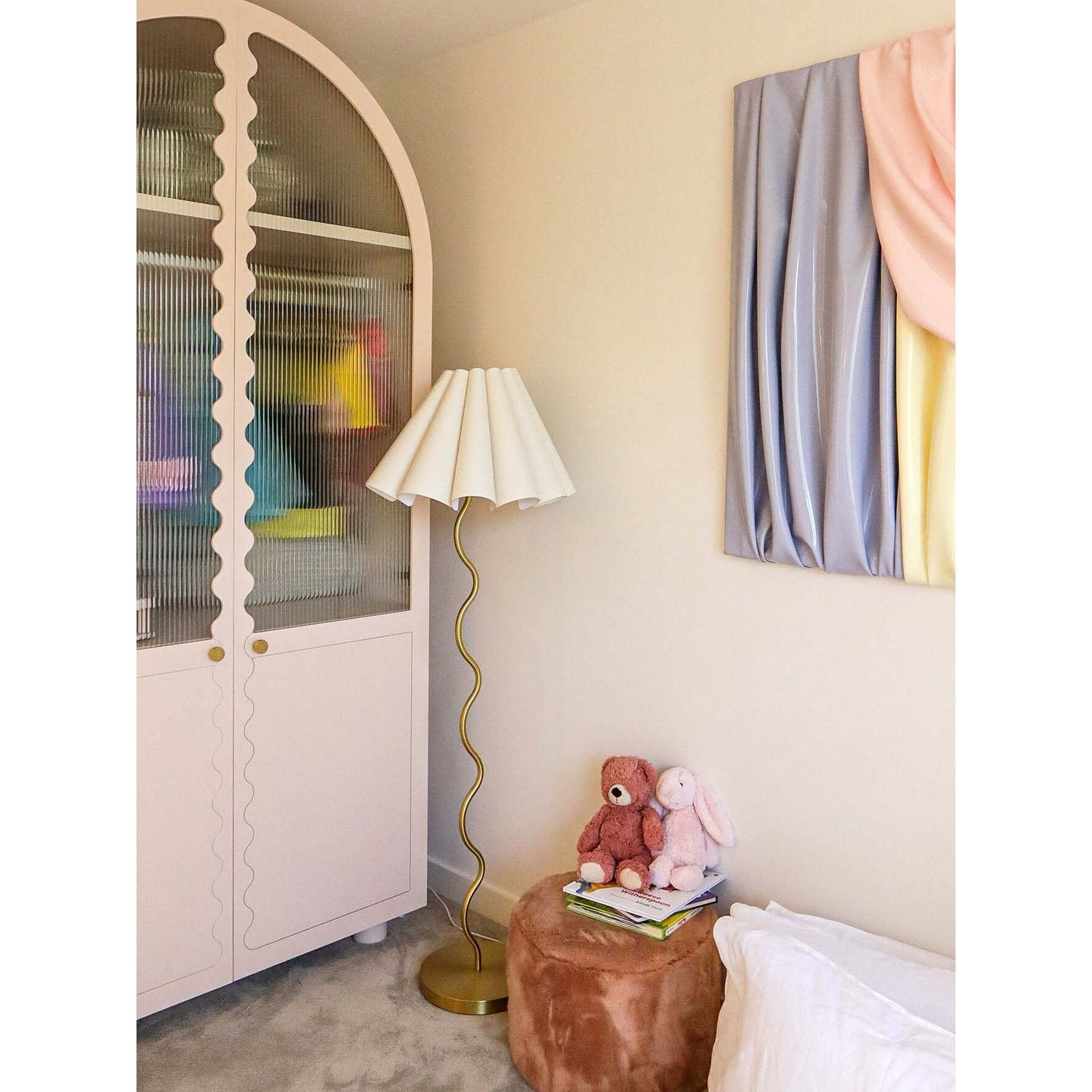 Cora Floor Lamp D705