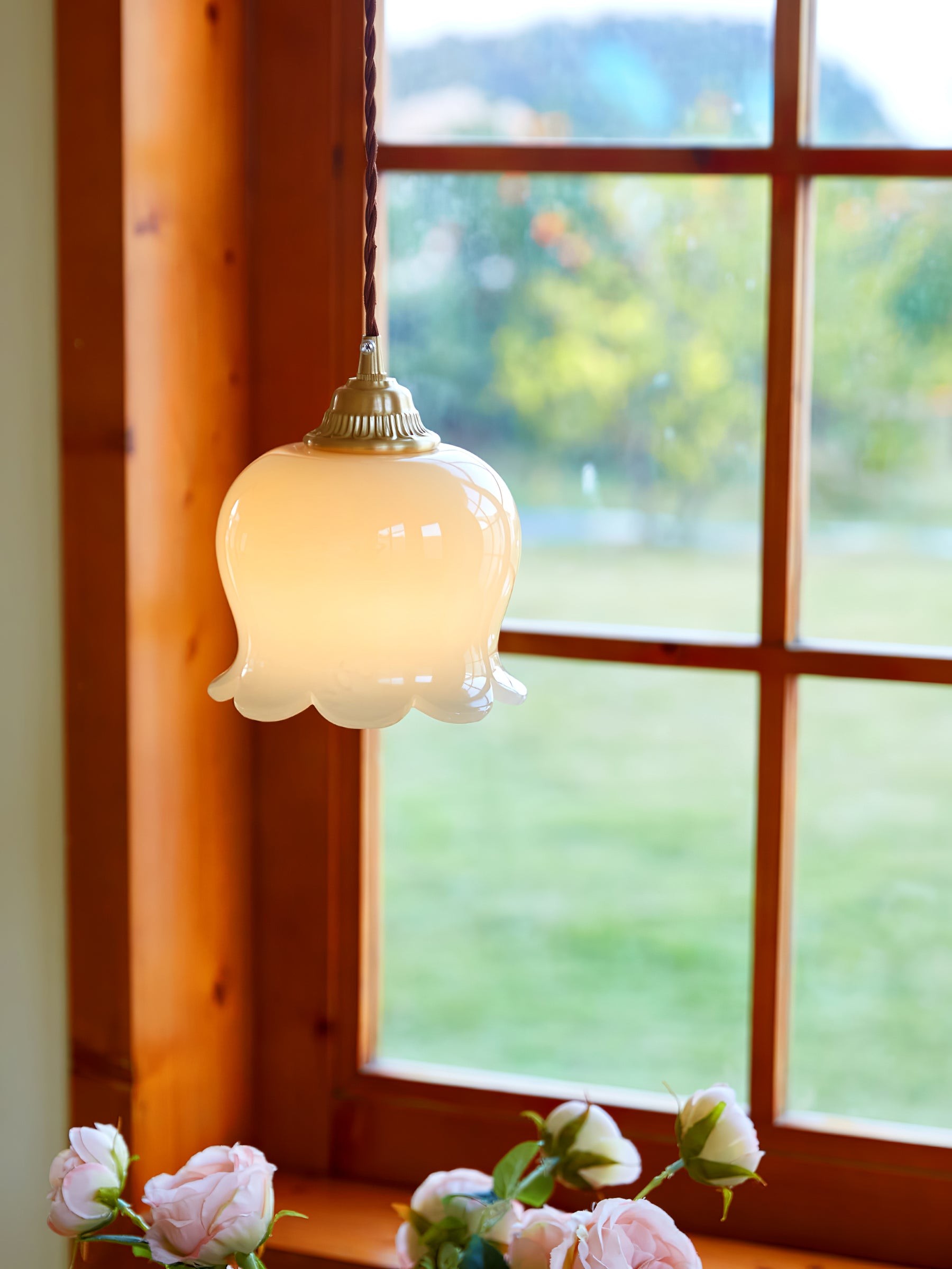 Traditional Glass Flower Pendant Lamp M316