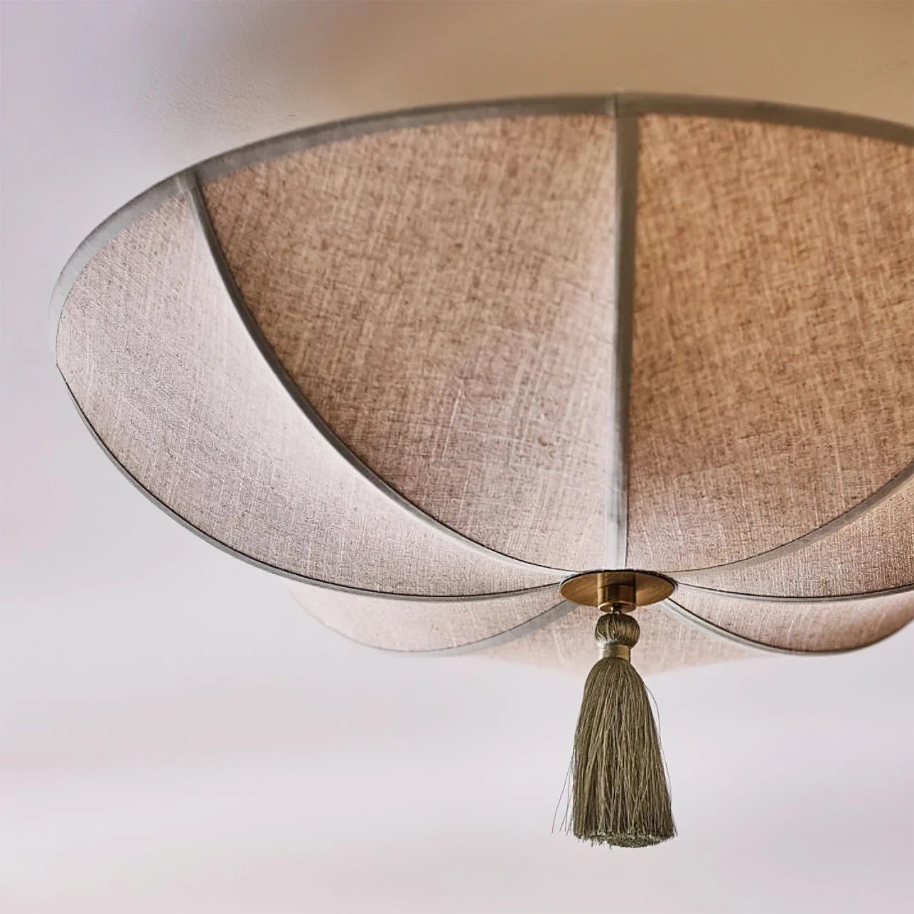 Valoflor Ceiling Light - Floral Petal Design Flush Mount Ceiling Lamp Modern Decorative Style T569