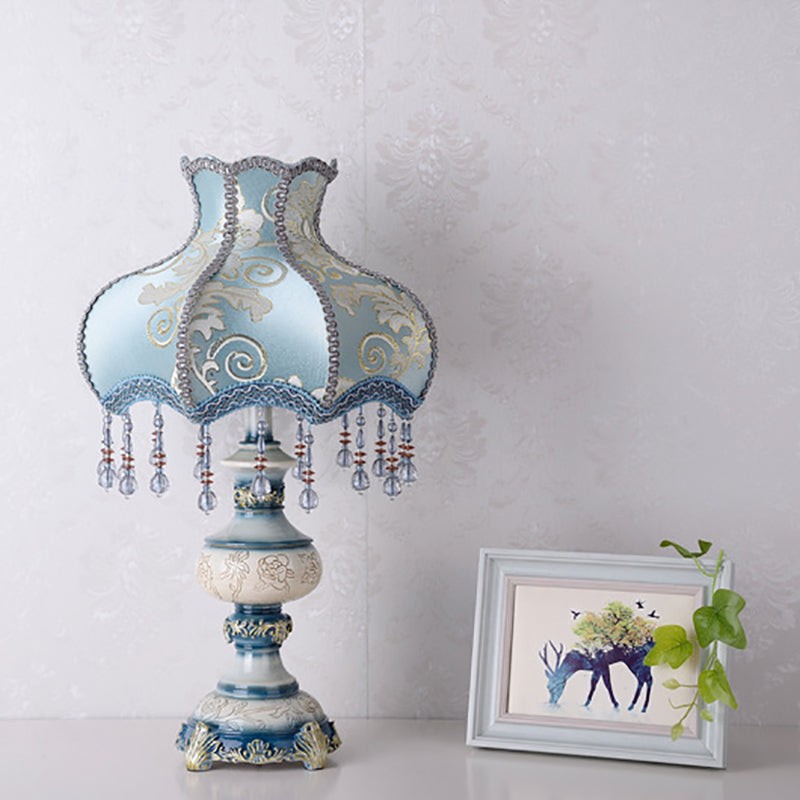 Carved Vase Base Floral Lampshade Table Lamp M17