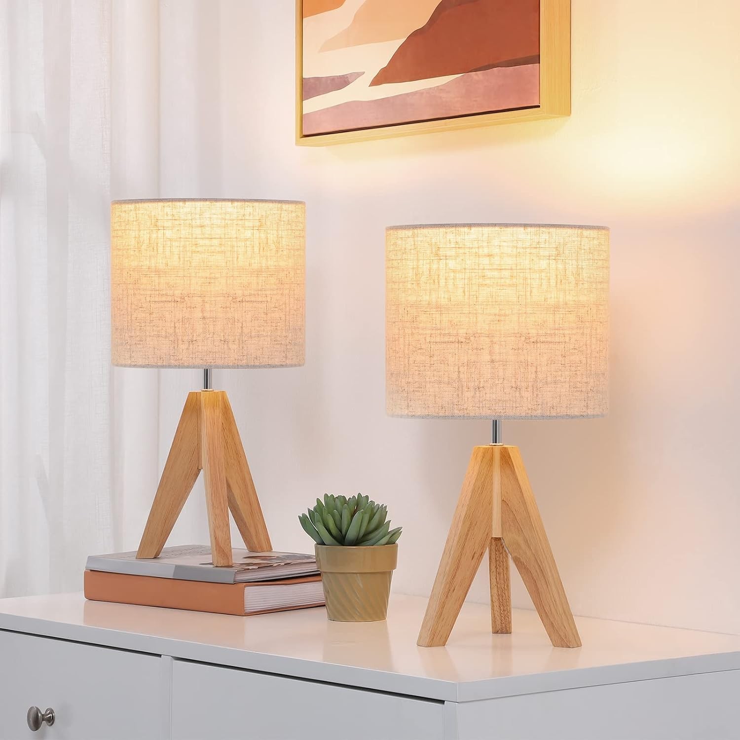 Wood Tripod Bedside Table Lamp With Grey Linen Lampshade S70