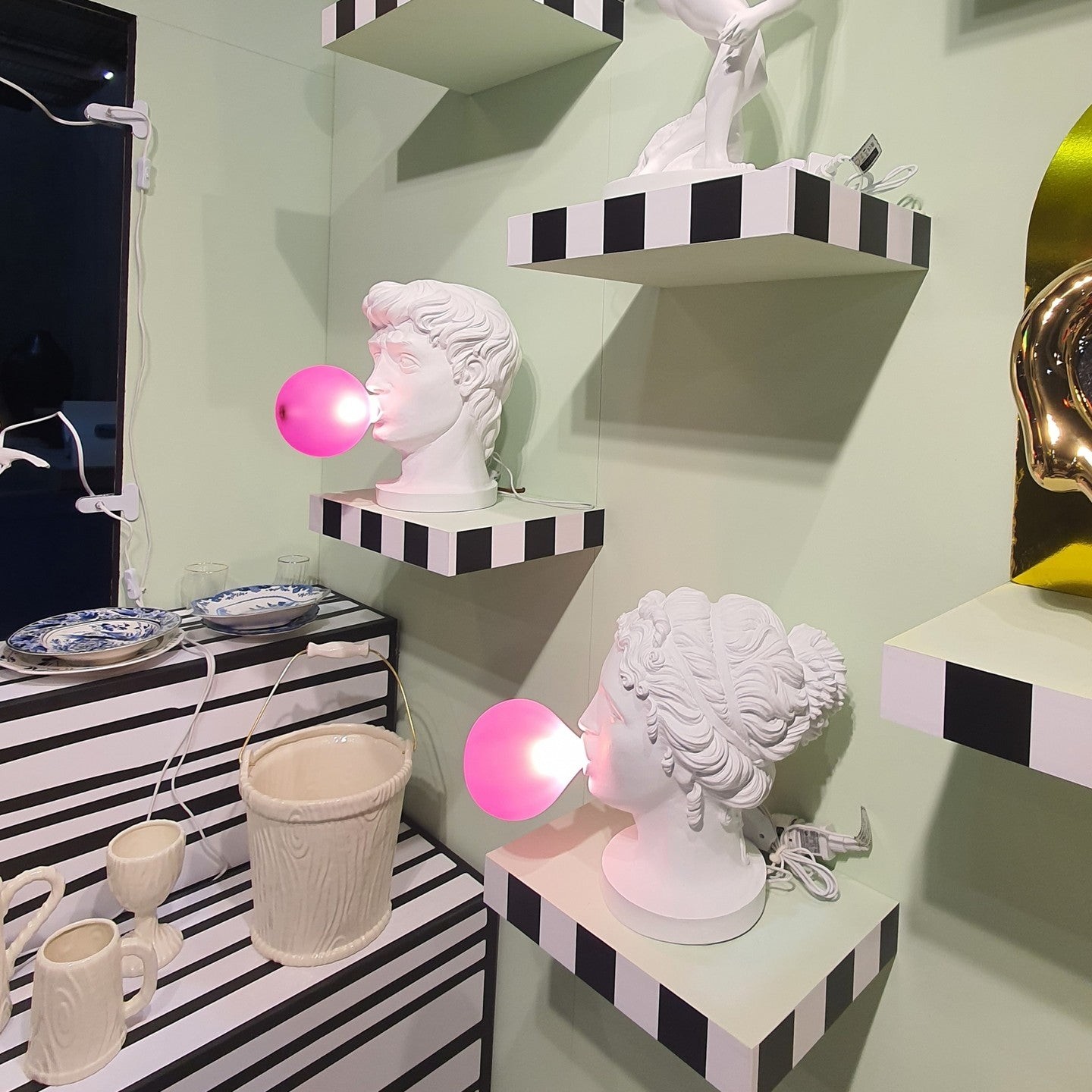 Wonder Artist Fashion Table Lamp M100