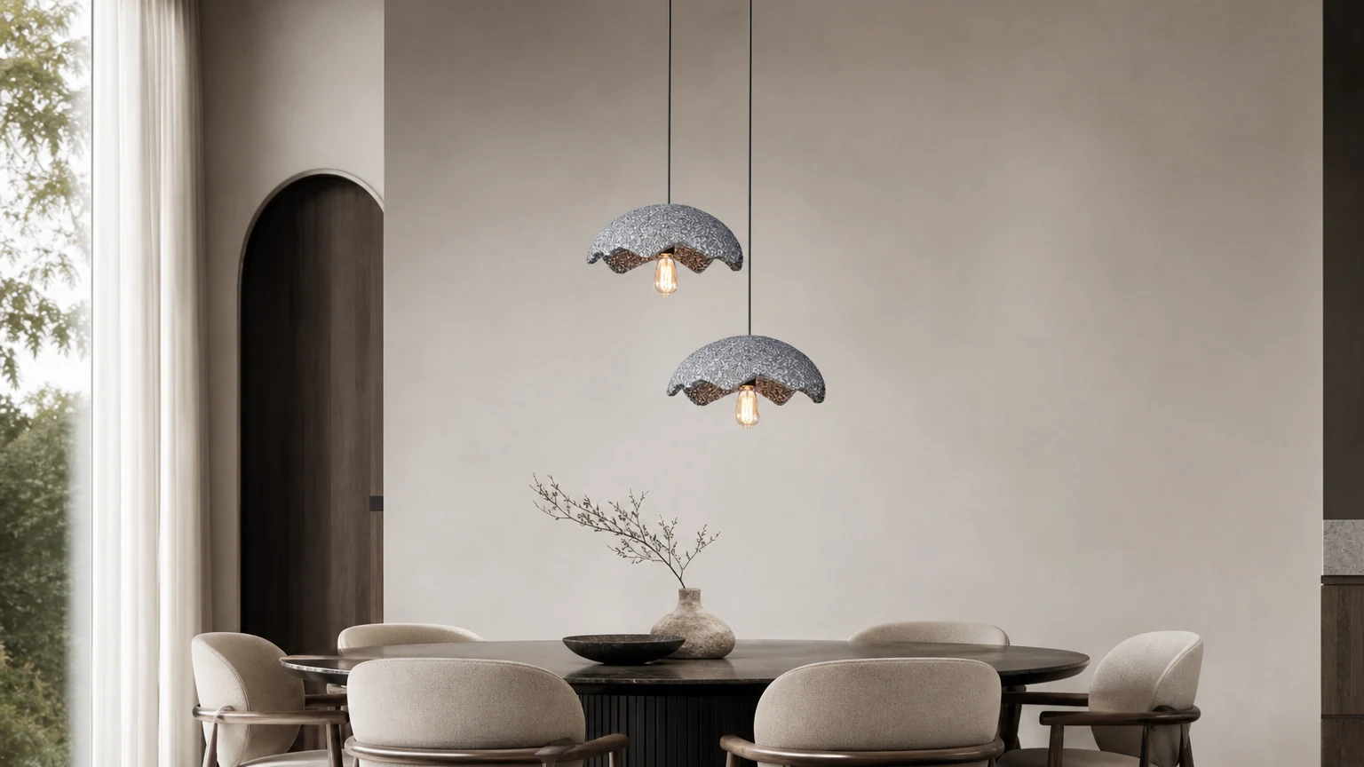 Asymetria Lampa Wisząca Wabi Sabi M302 w ciepłej scenerii wnętrza