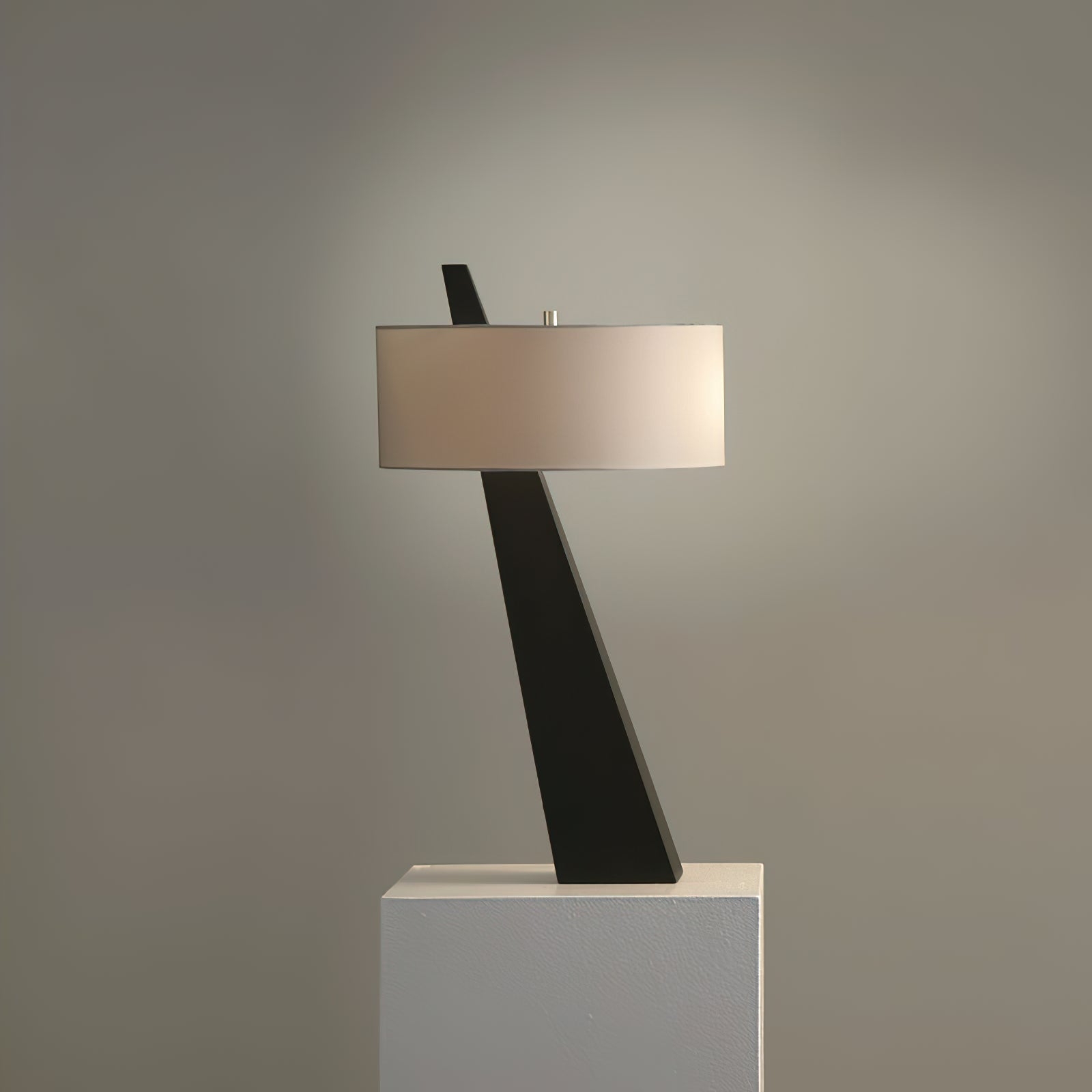 Jett Obelisk Table Lamp D461