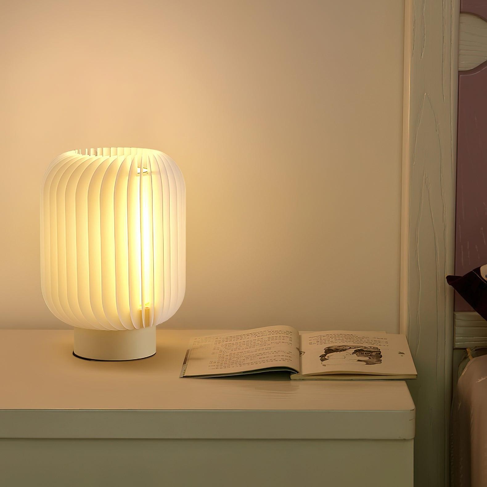 Round Translucent Pleated Table Lamp Suitable For Living Room M32