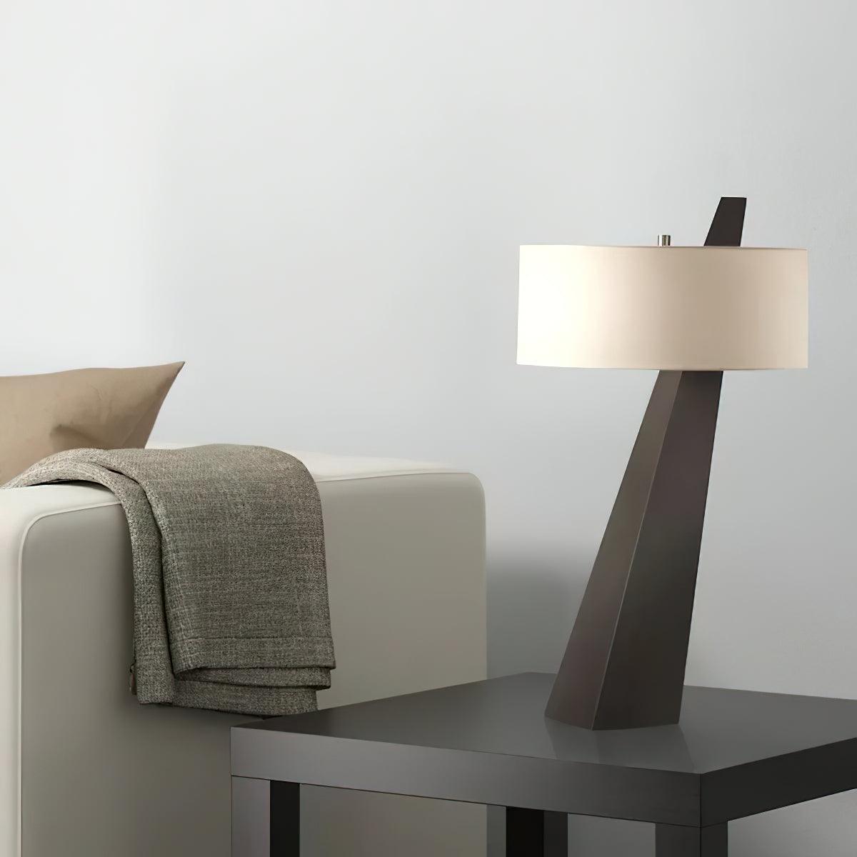 Jett Obelisk Table Lamp D461
