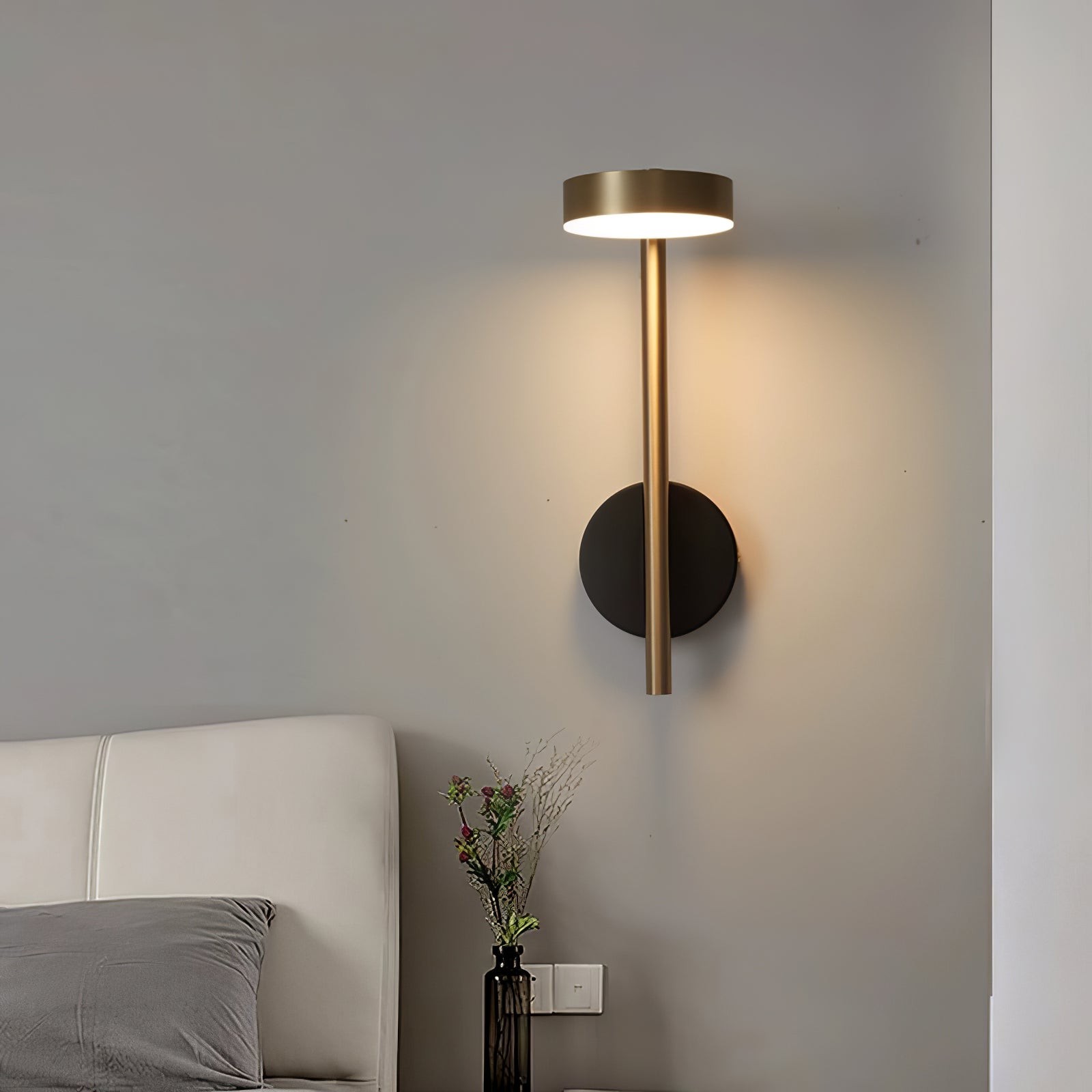 Italian Simple Round Metal Wall Lamp M72