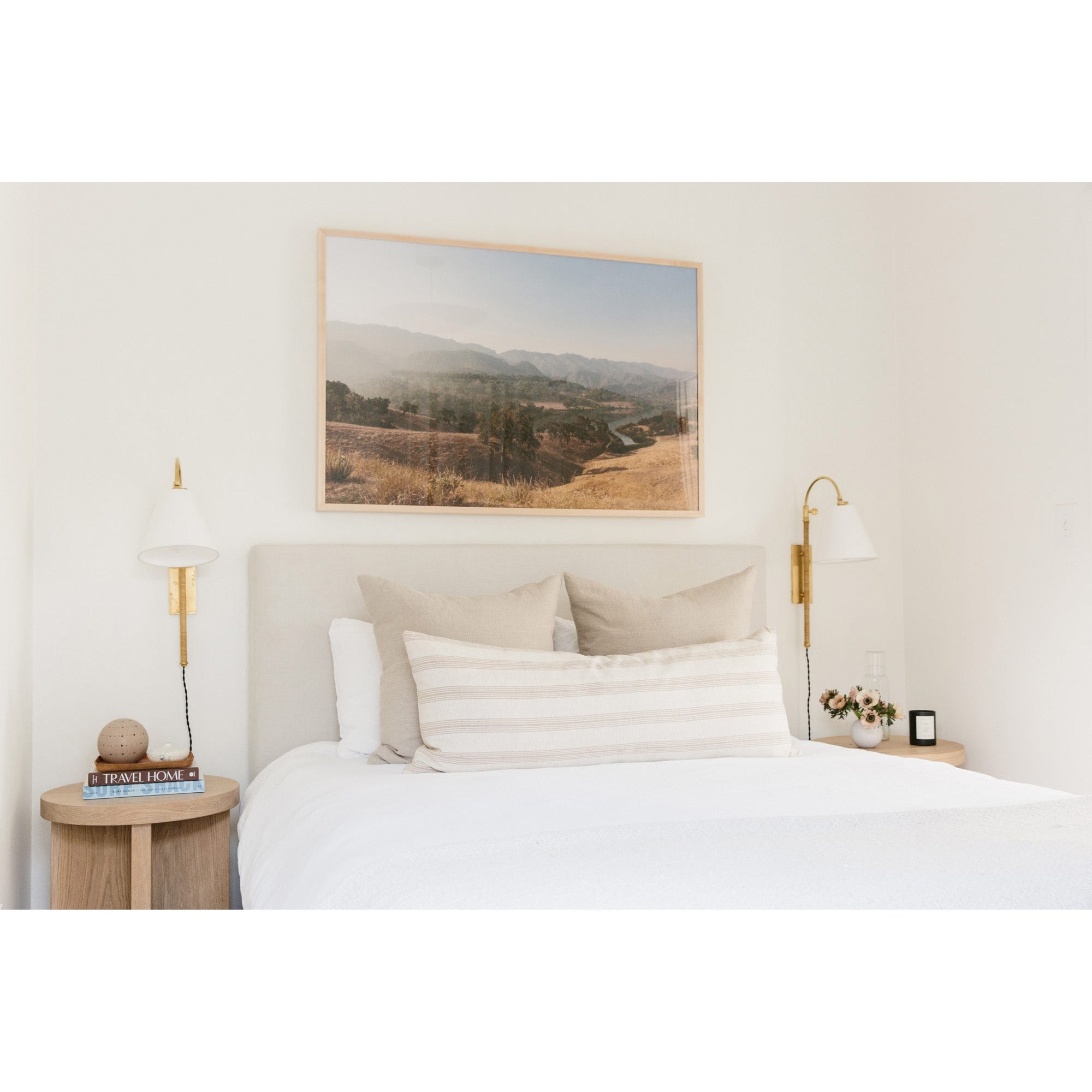 Curves Plug-In Sconce D595