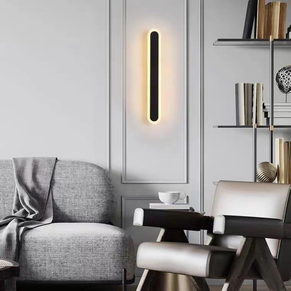 Scena wnętrza salonu z lampą ścienną Edge nad siedzeniami