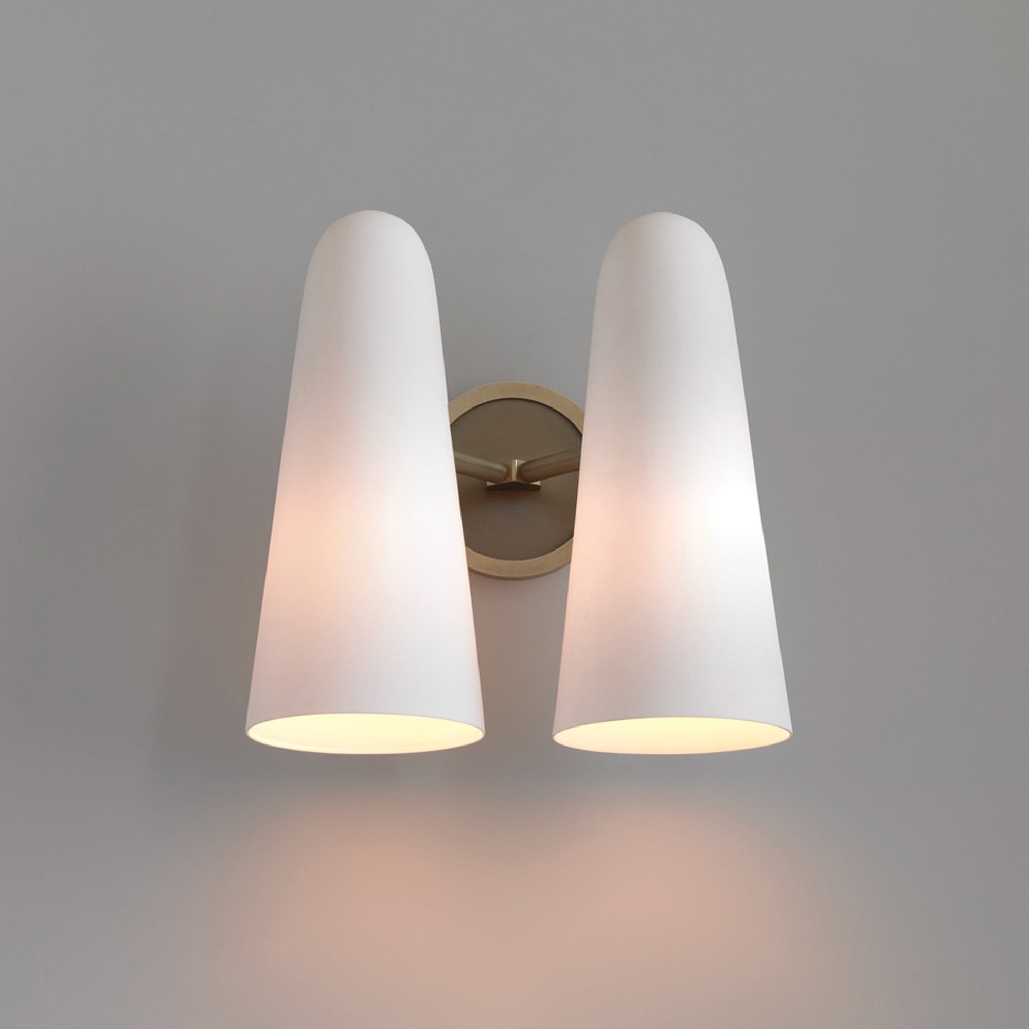 Nordic Simple Light Luxury Brass Wall Lamp M131