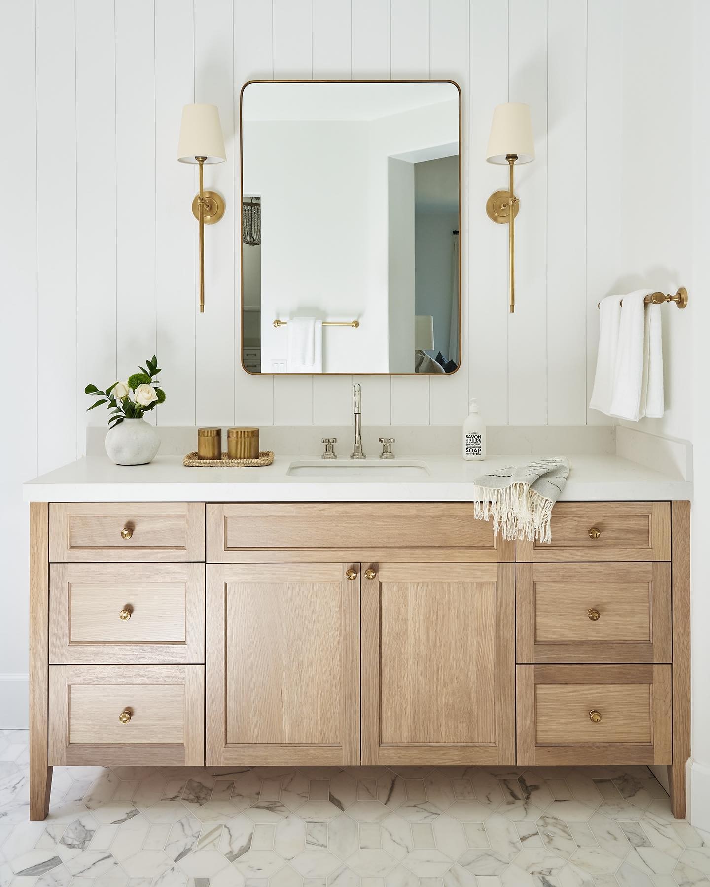 Bryant Wall Lamp T441