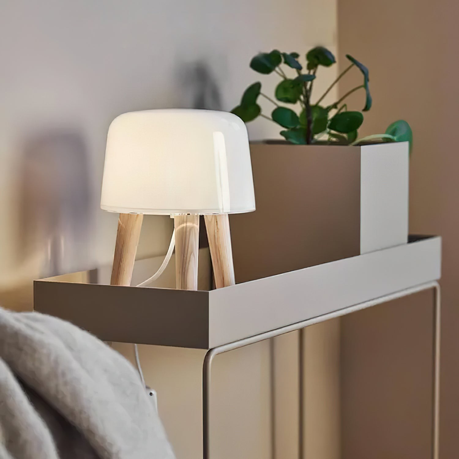 Nordic Wood Decorative Glass Table Lamp For Bedroom M355