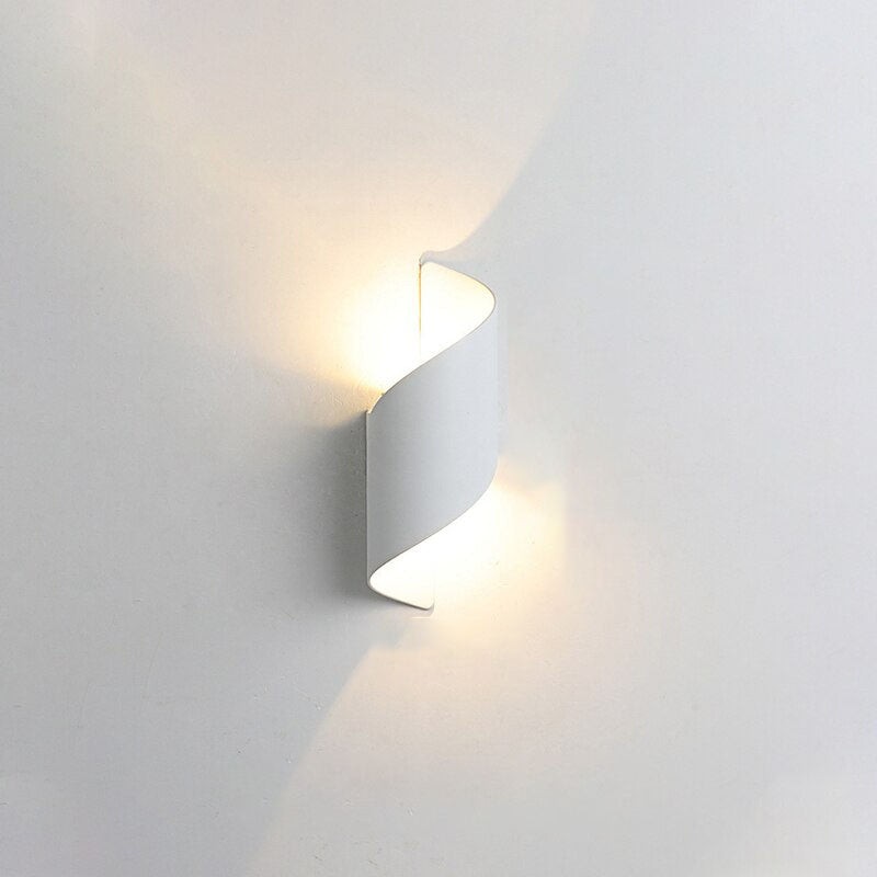 Modern Curl Twisted LED Wall Light M137