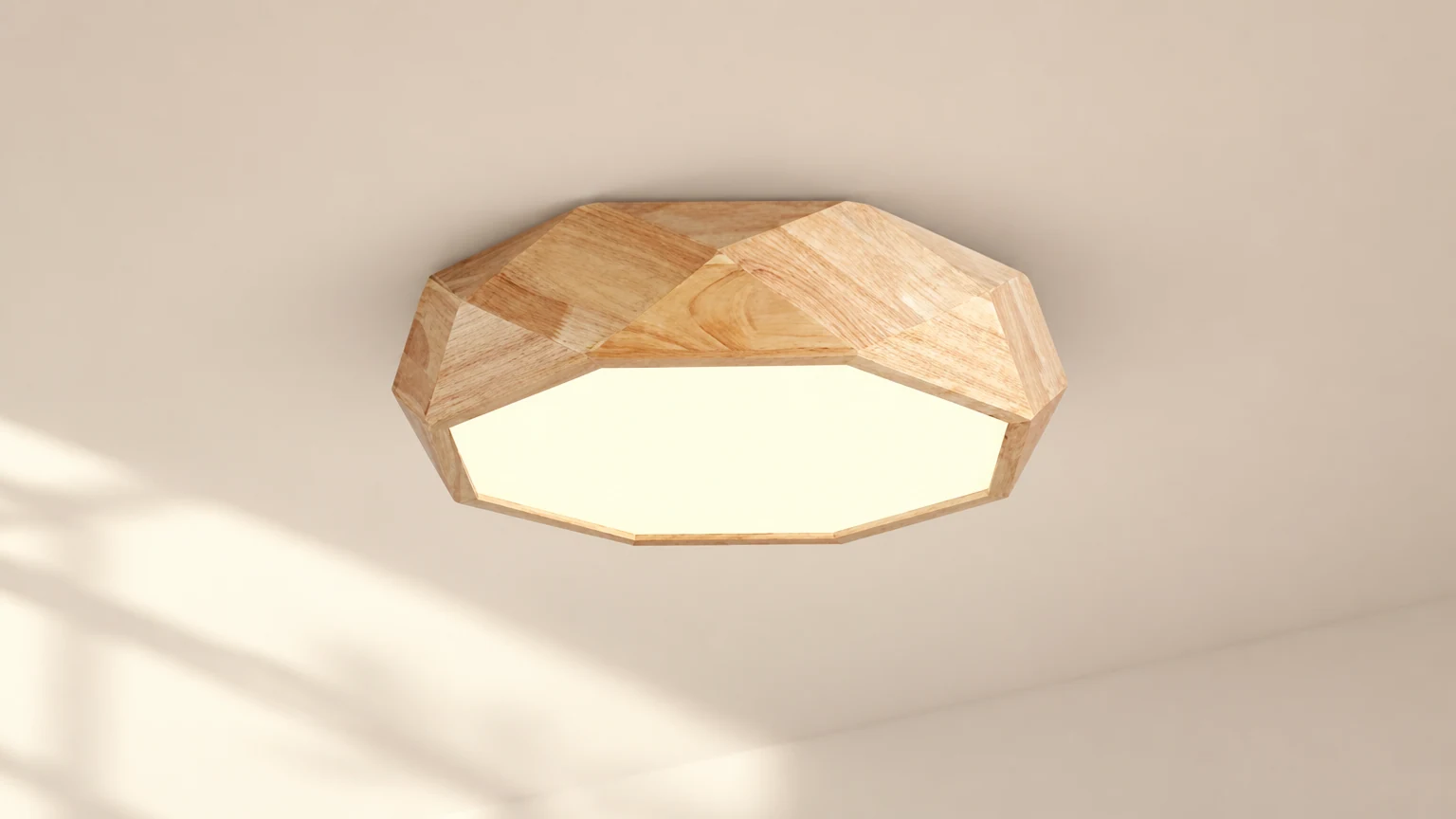 Ośmiokątna drewniana lampa sufitowa LED TEVA zainstalowana w ciepłym wnętrzu