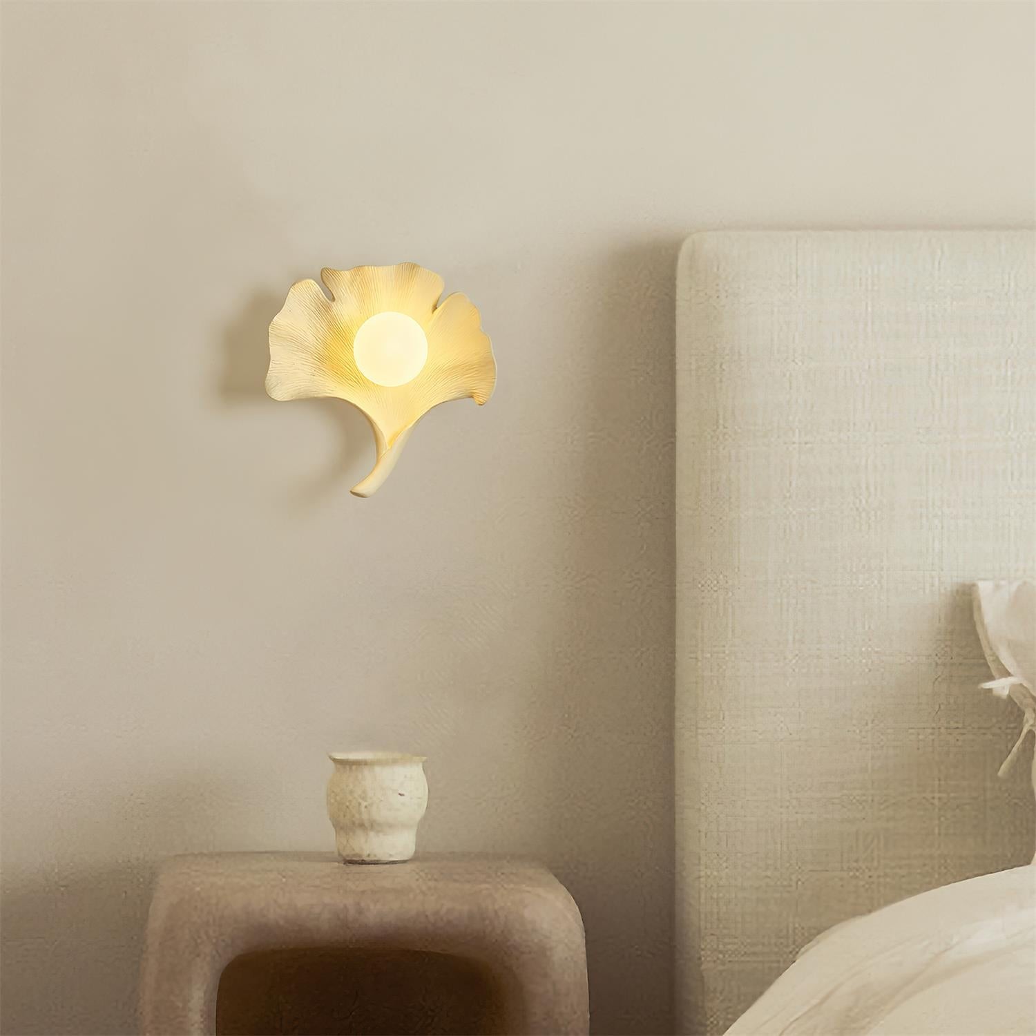 Vintage Ginkgo Leaf Resin Wall Lamp M259