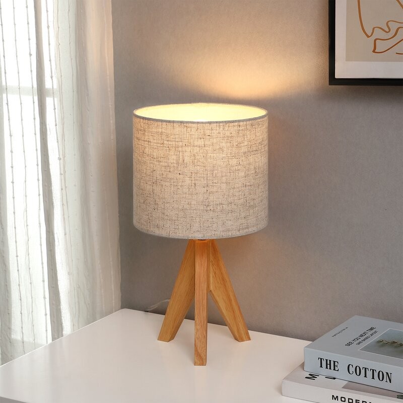 Wood Tripod Bedside Table Lamp With Grey Linen Lampshade S70