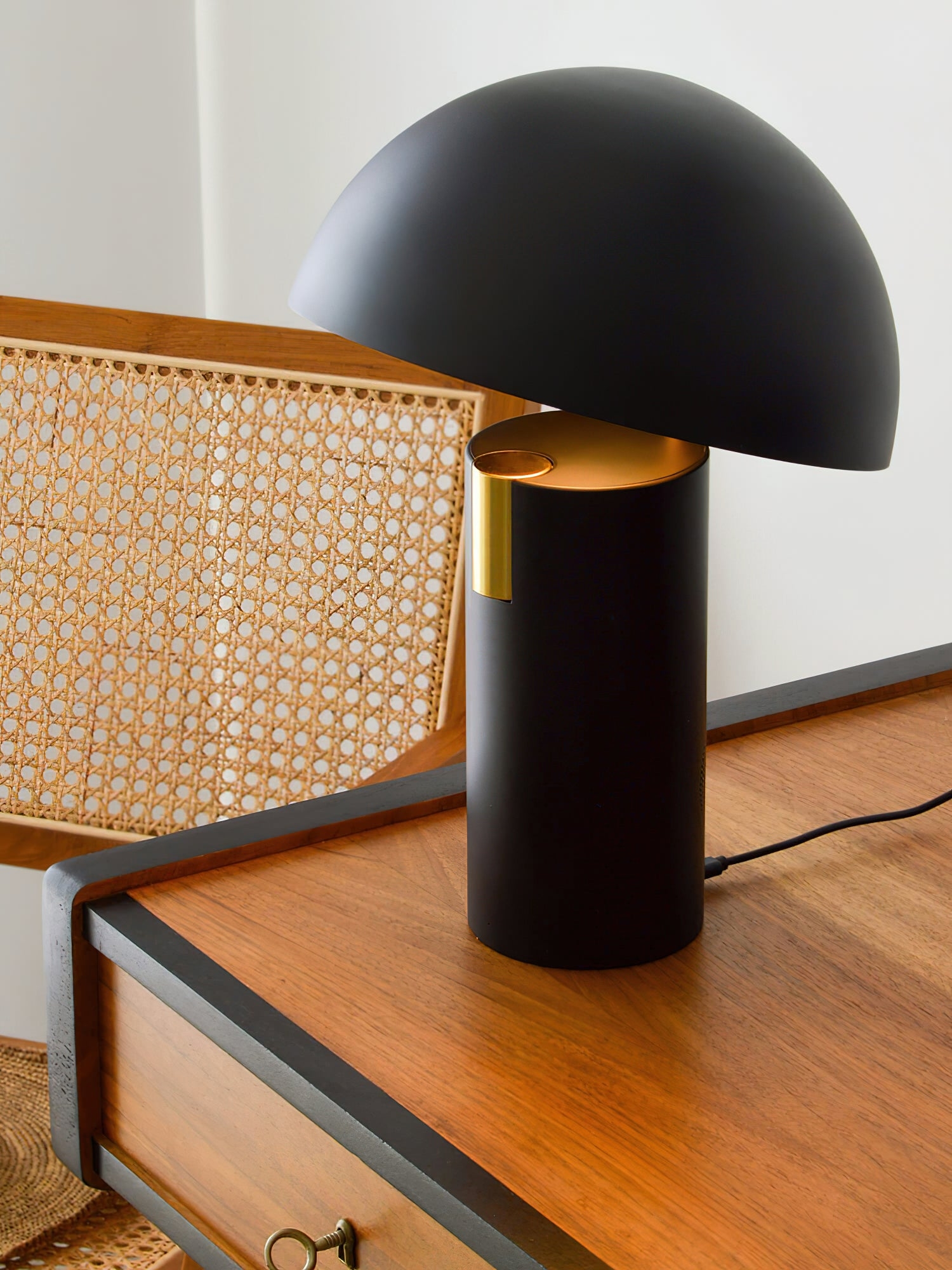 Avo Table Lamp D450