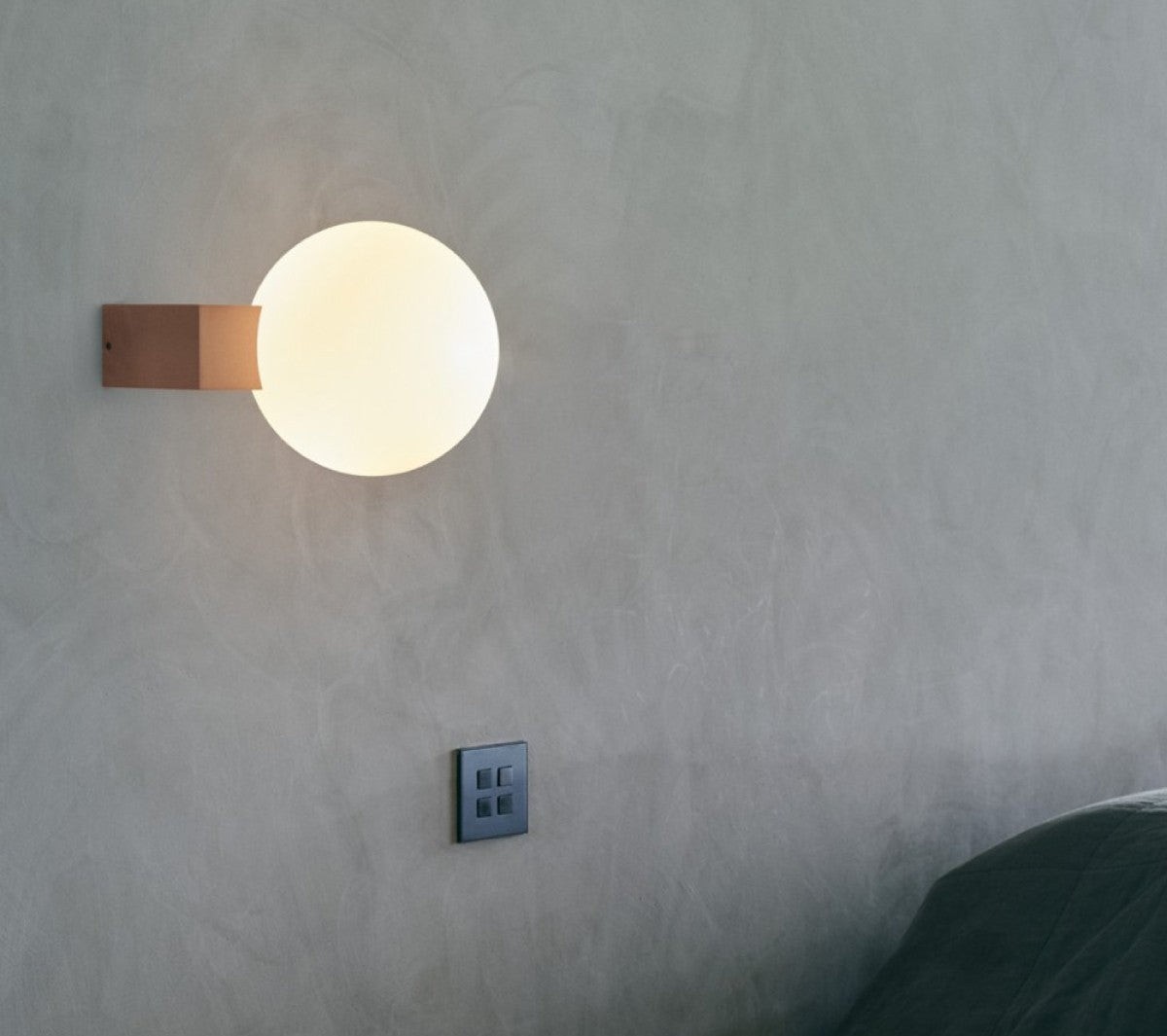 Minimalist Spherical Wall Lamp M547