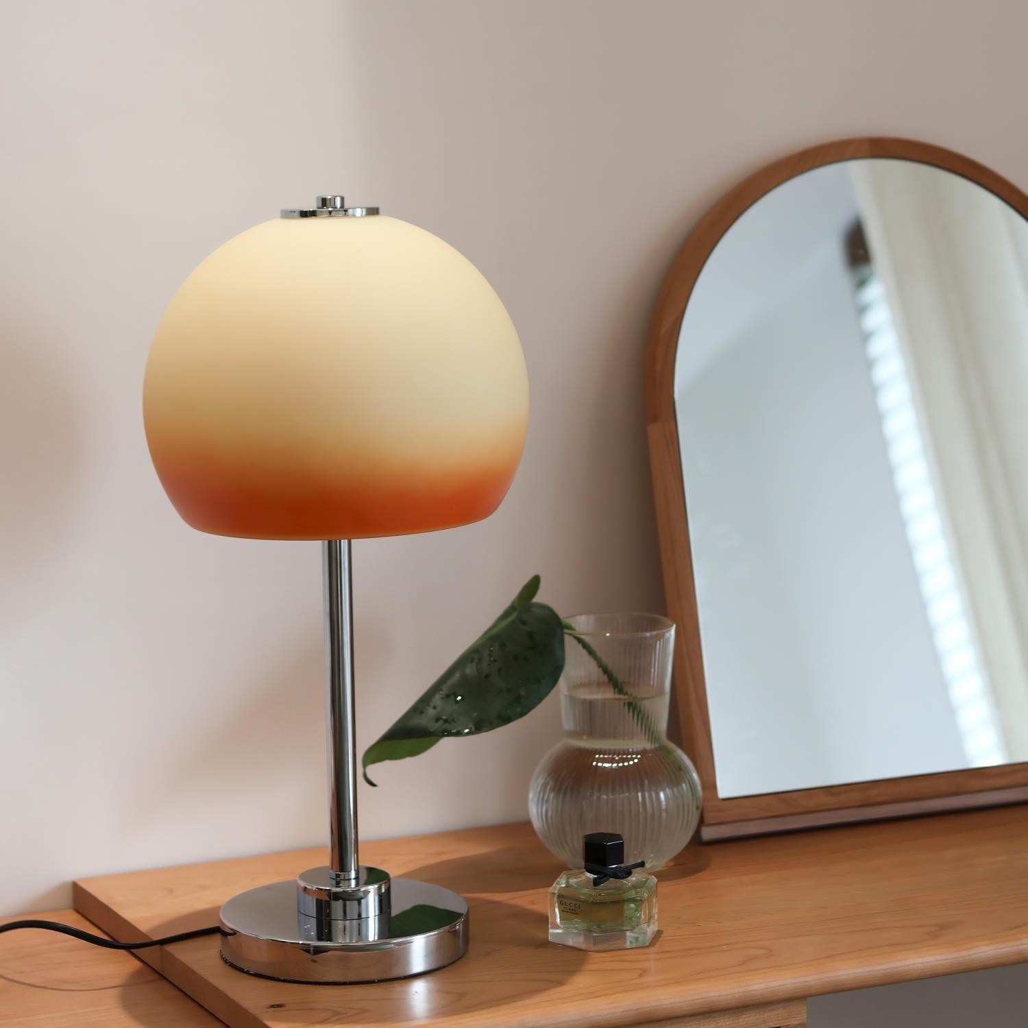 Retro Egg-shaped Dome Table Lamp M388