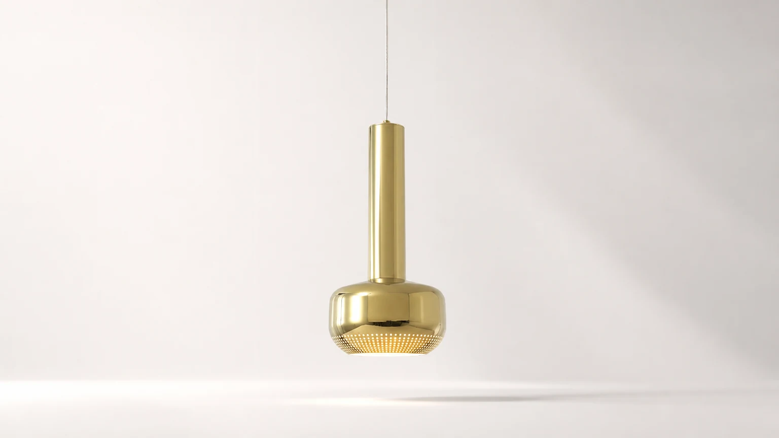 Metalowa lampa wisząca o strukturze plastra miodu M552 pokazana w ciepłym wnętrzu