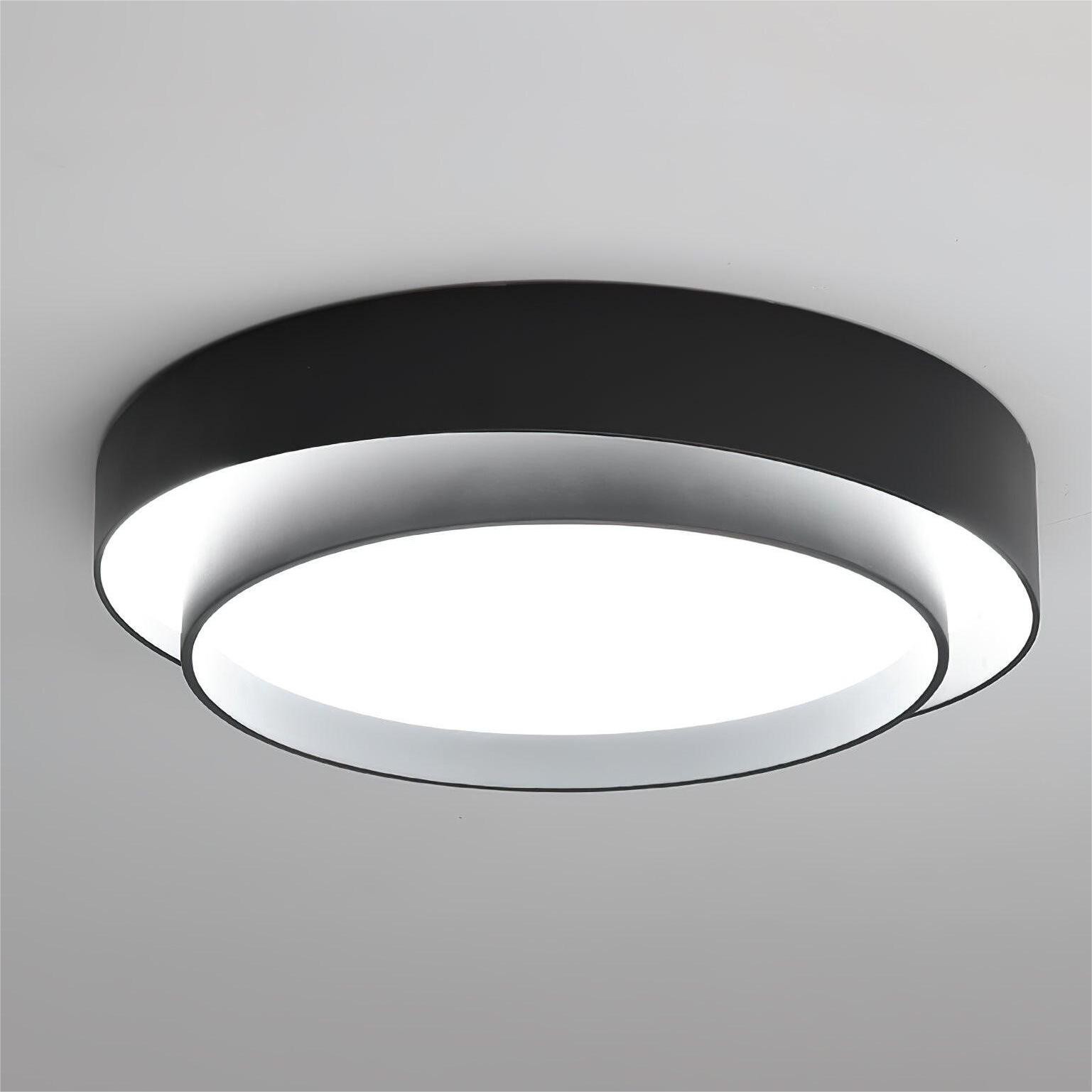 Produktvisning av Black Centric 5700 LED-taklampevariant isolert