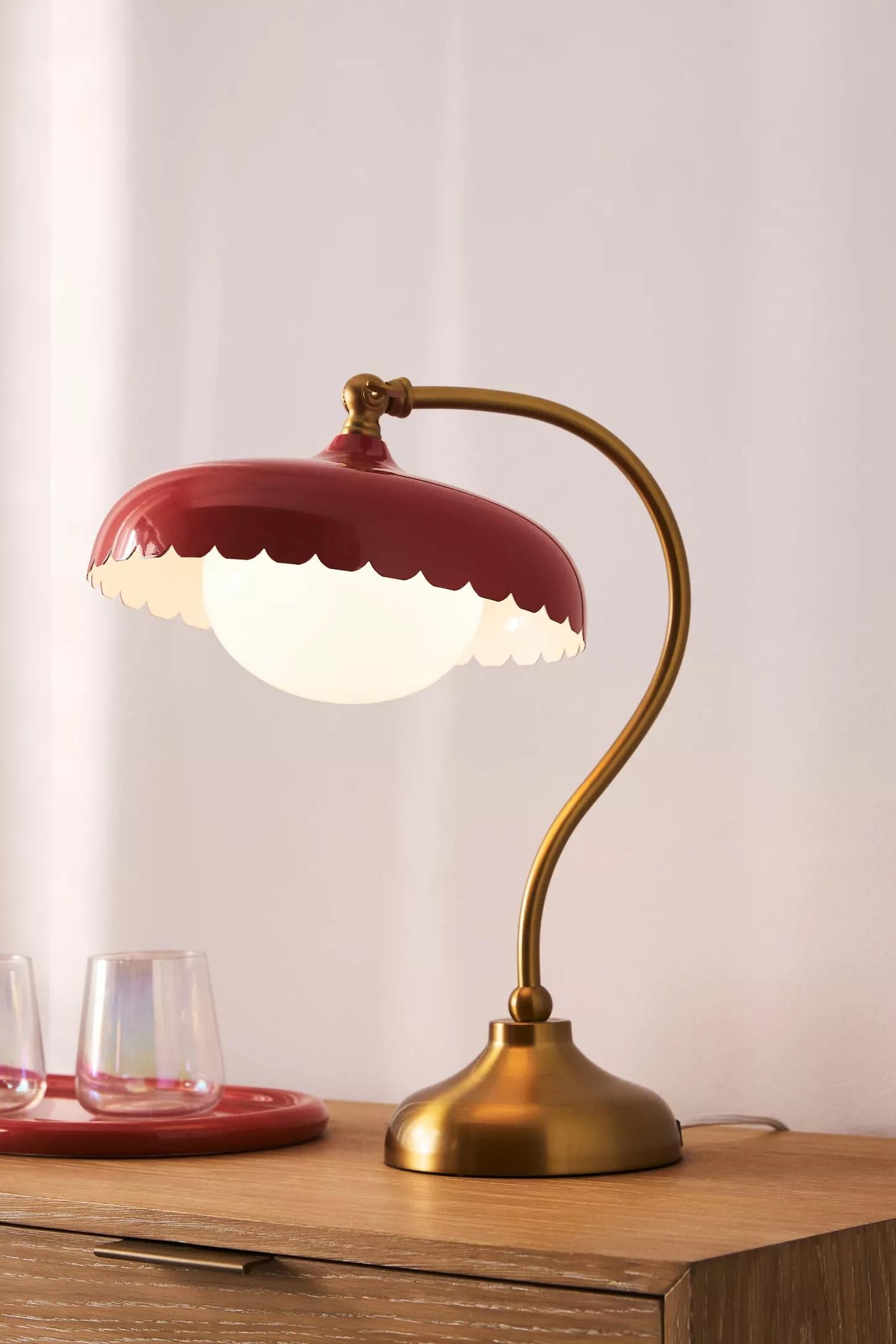 Rayla Scallop Task Lamp – Retro Task Lighting with Style T210