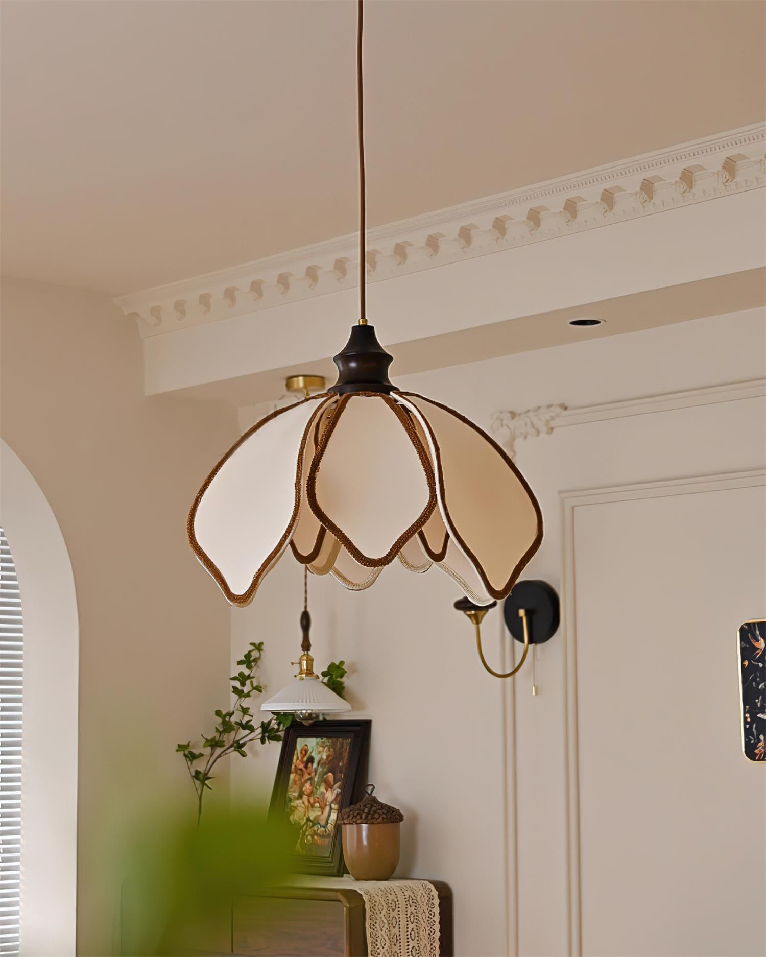 Vintage Cream Petal Pendant Lamp M224