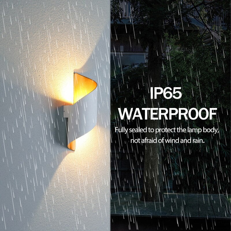 Modern Curl Twisted LED Wall Light M137