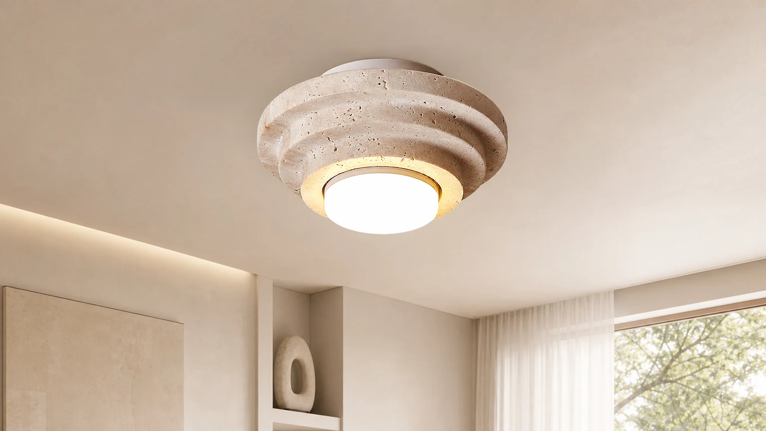 Trawertynowa lampa sufitowa Aperture D895 zainstalowana w wyrafinowanym wnętrzu