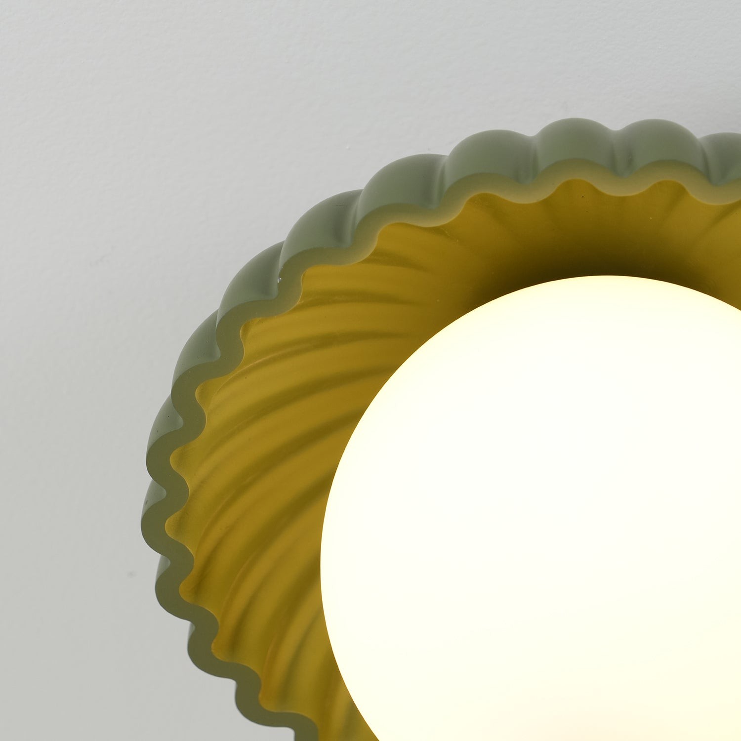 Alien Cream Style Ceiling Light M178