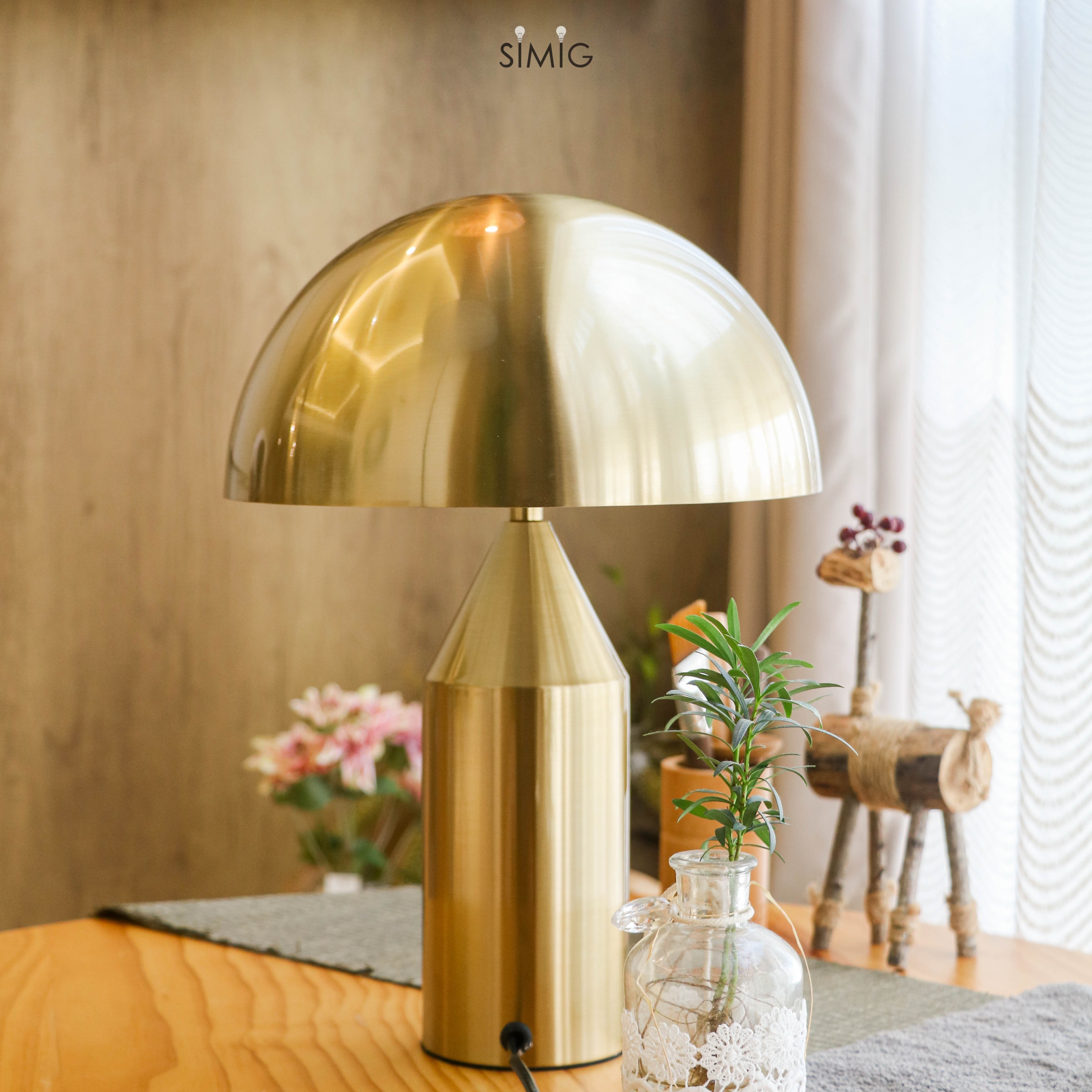 Modern Mushroom Metal Table Lamp for Bedroom