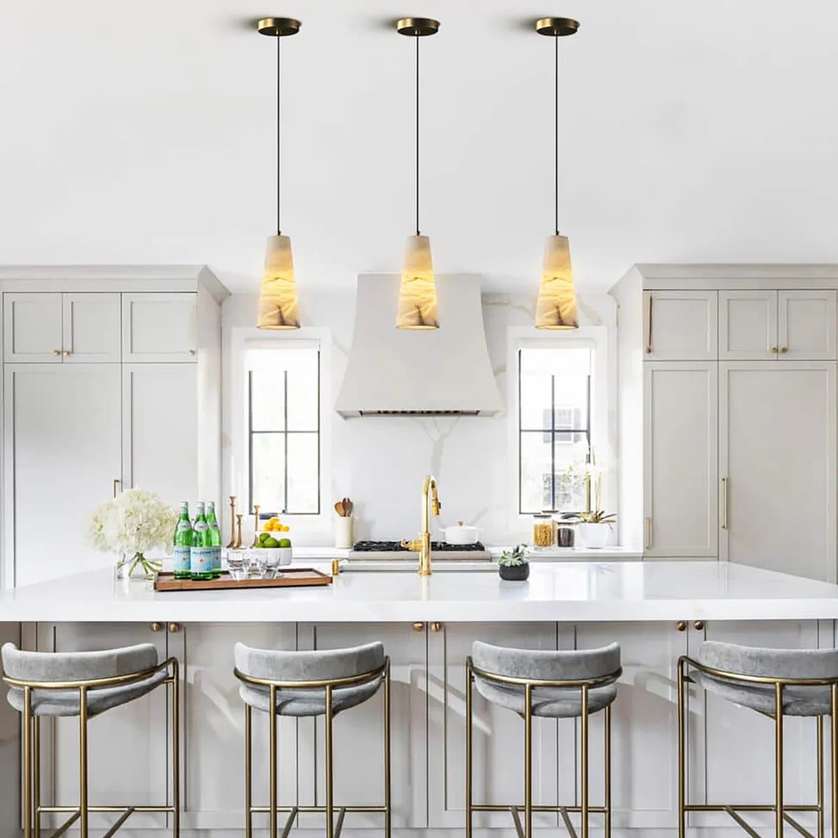 Aurora Pillar Alabaster Pendant Light D947