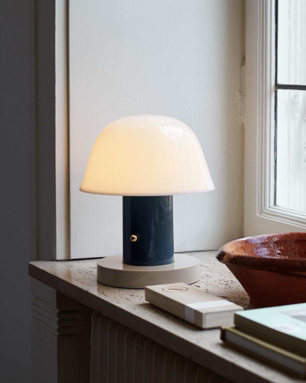 Minimalist Mushroom Cordless Table Lamp M44