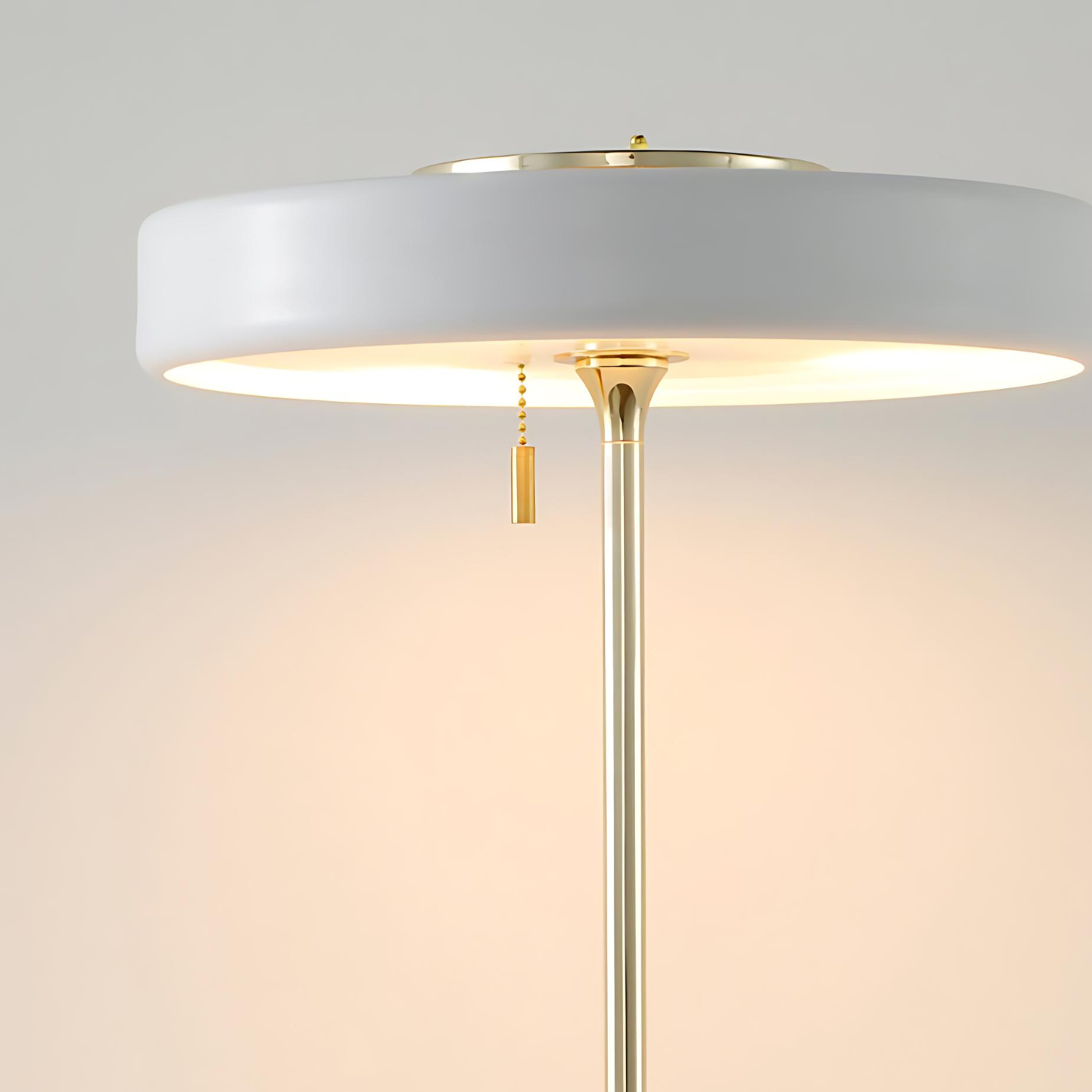 Radiant Tower of Light Minimalist Metal Table Lamp D803