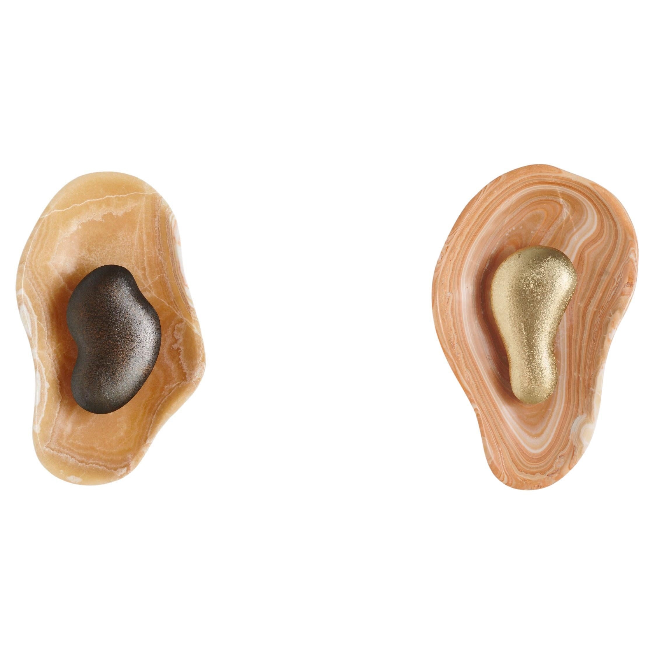 Oyster Hammered Onyx Sconce D725