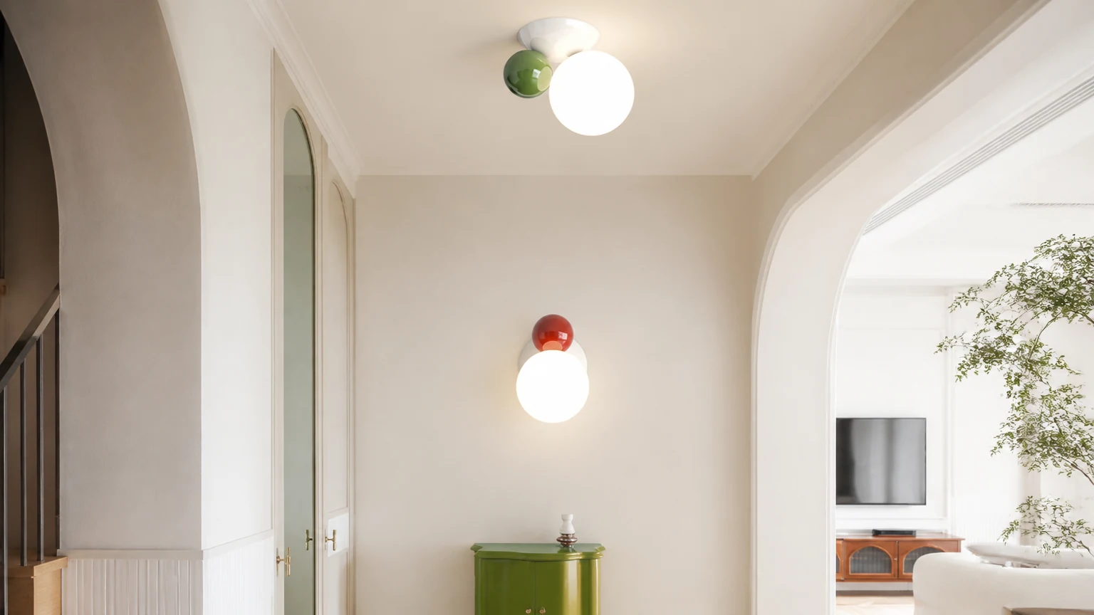 Metalowa lampa ścienna Macaron Ball Lampa sufitowa w poziomej scenie wewnętrznej