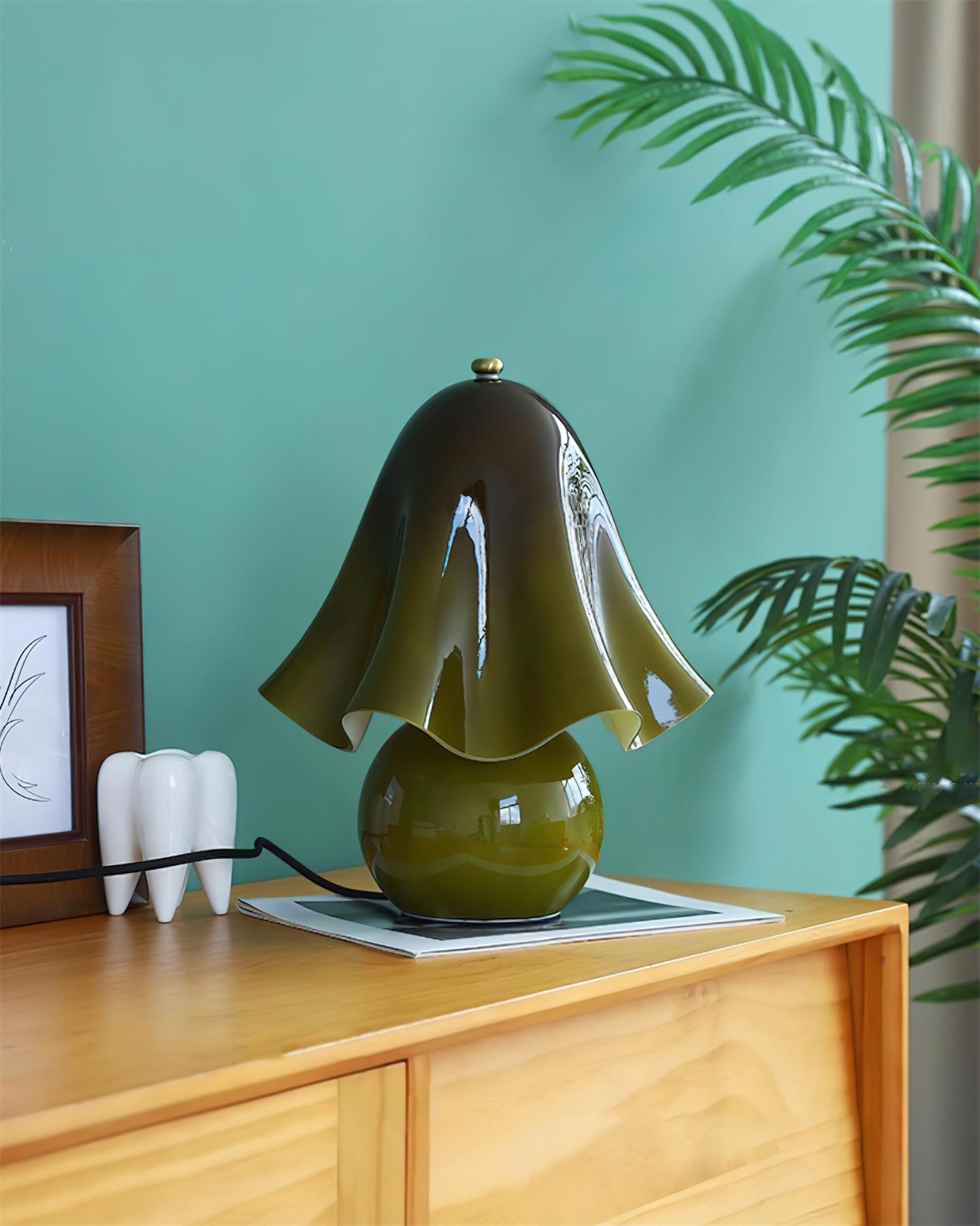 Bellina Decorative Table Lamp - Sculptural Bell Flower Shape T281